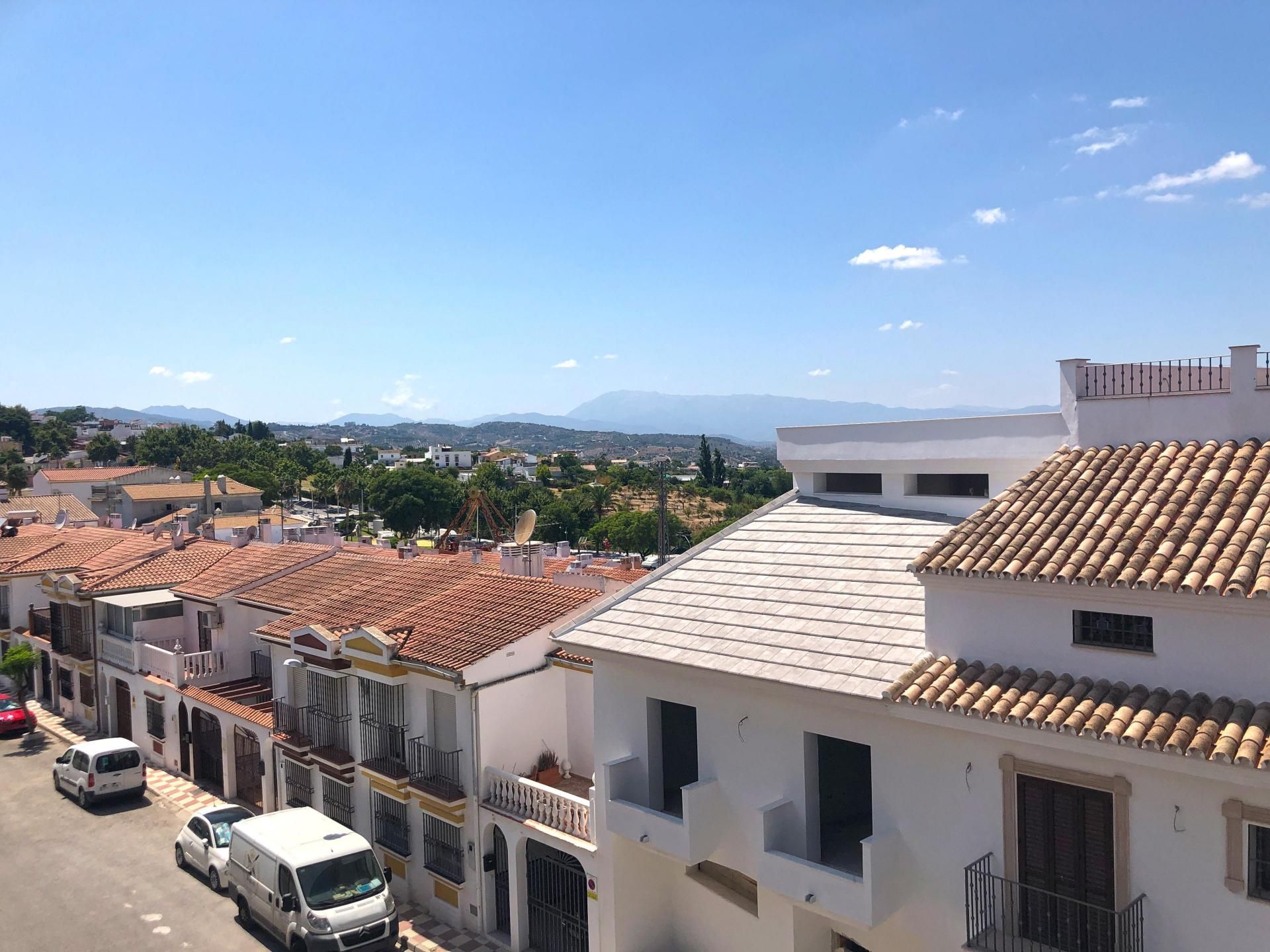 Condominium in Alhaurin el Grande, Andalusia 10781981