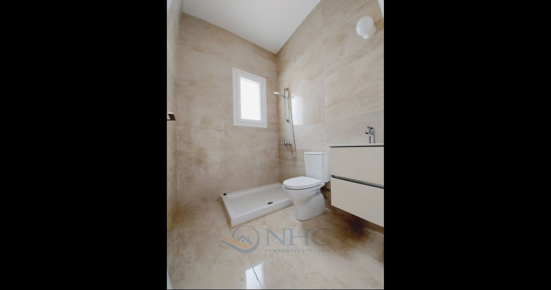 Condominio nel Kissonerga, Paphos 10782250