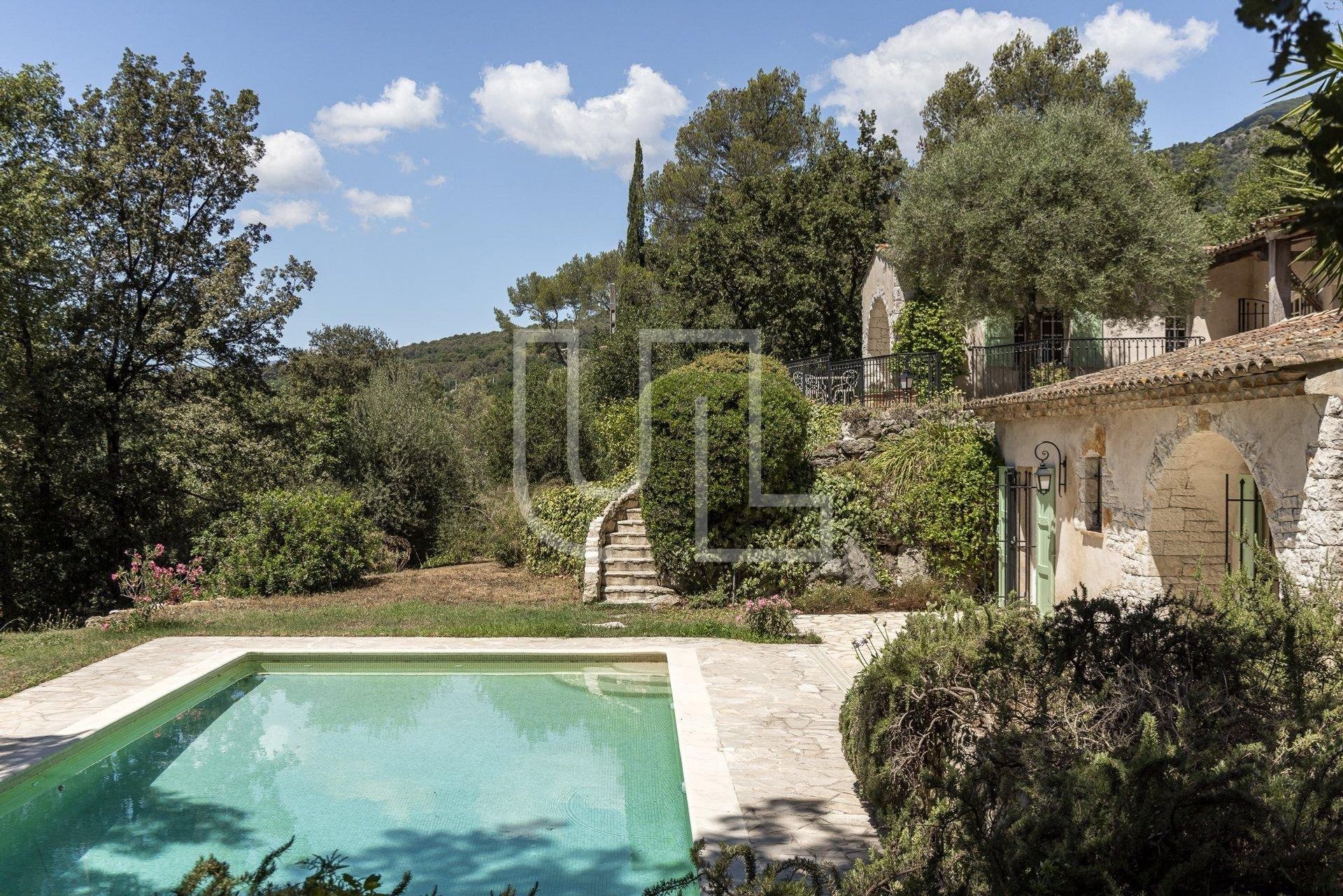 Rumah di Tourrettes-sur-Loup, Provence-Alpes-Cote d'Azur 10782383