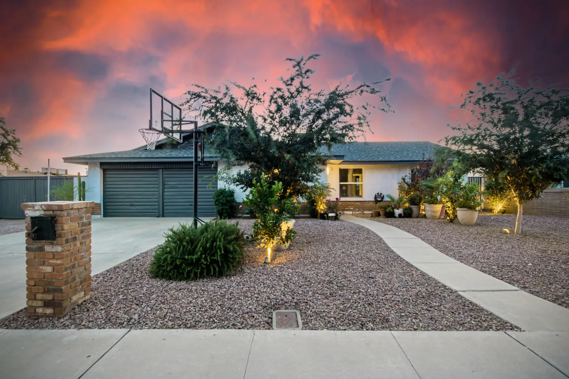 House in Cheyenne Village, 11424 North 37th Avenue 10785150