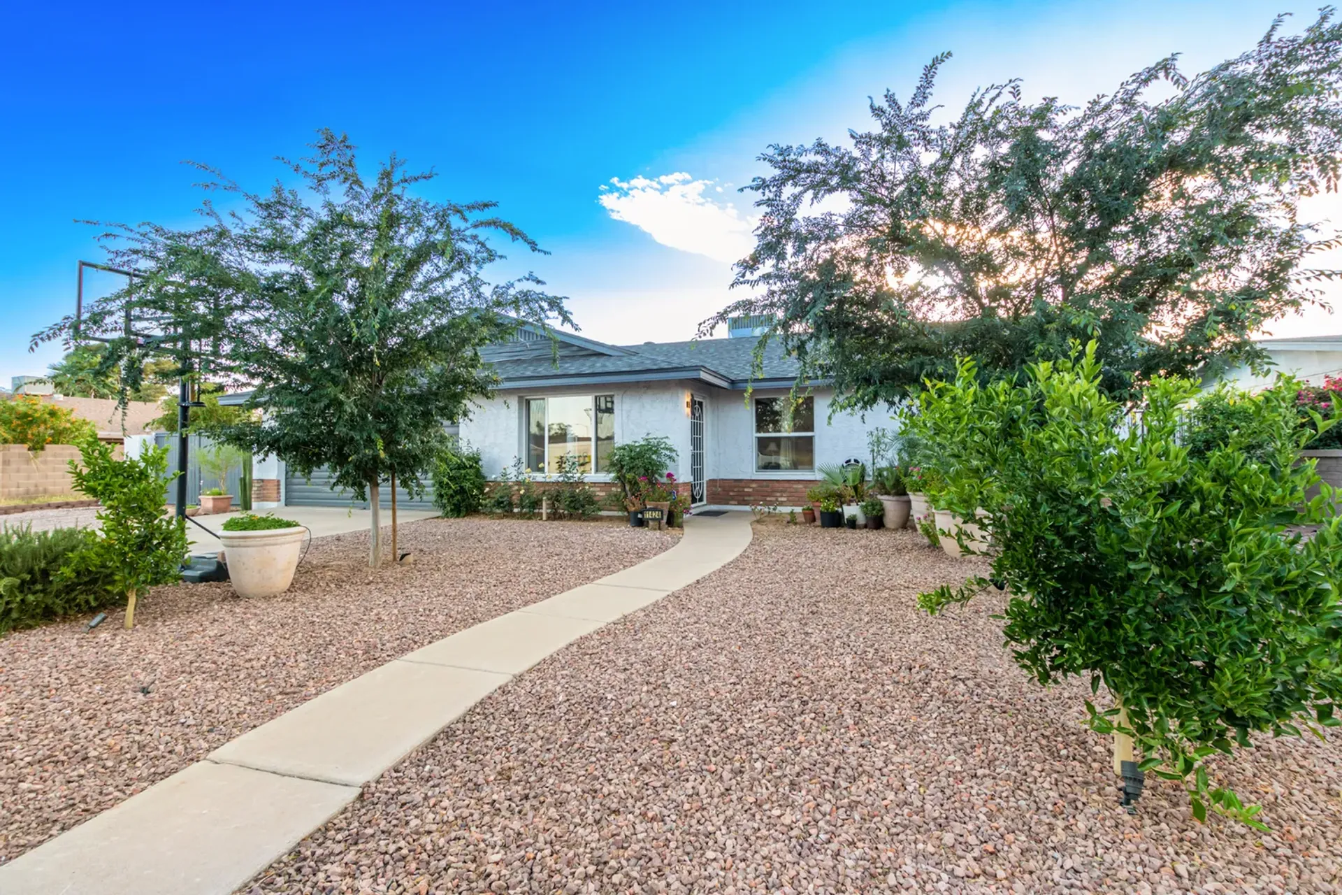 House in Cheyenne Village, 11424 North 37th Avenue 10785150