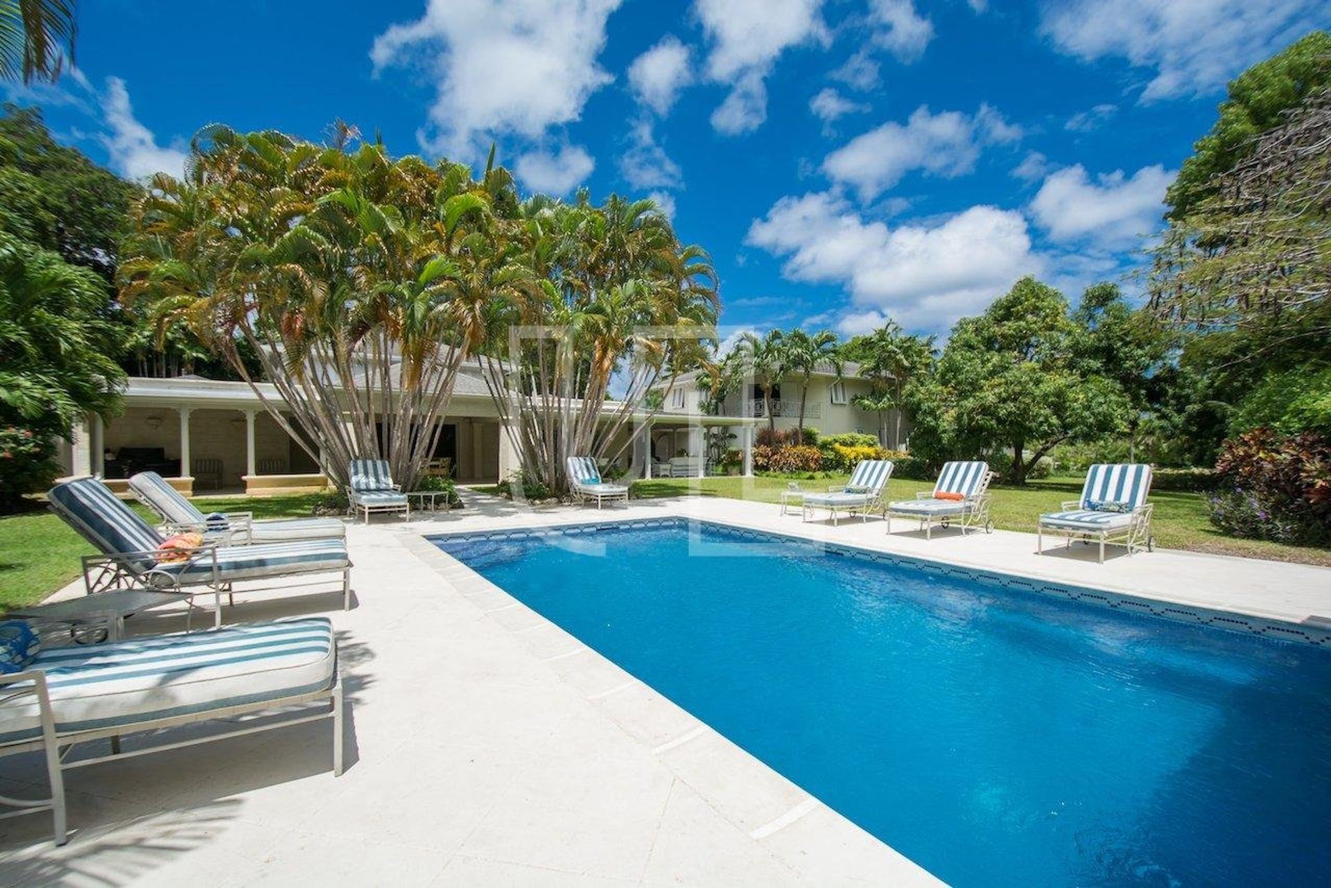 жилой дом в Sandy Lane, Saint James 10785260