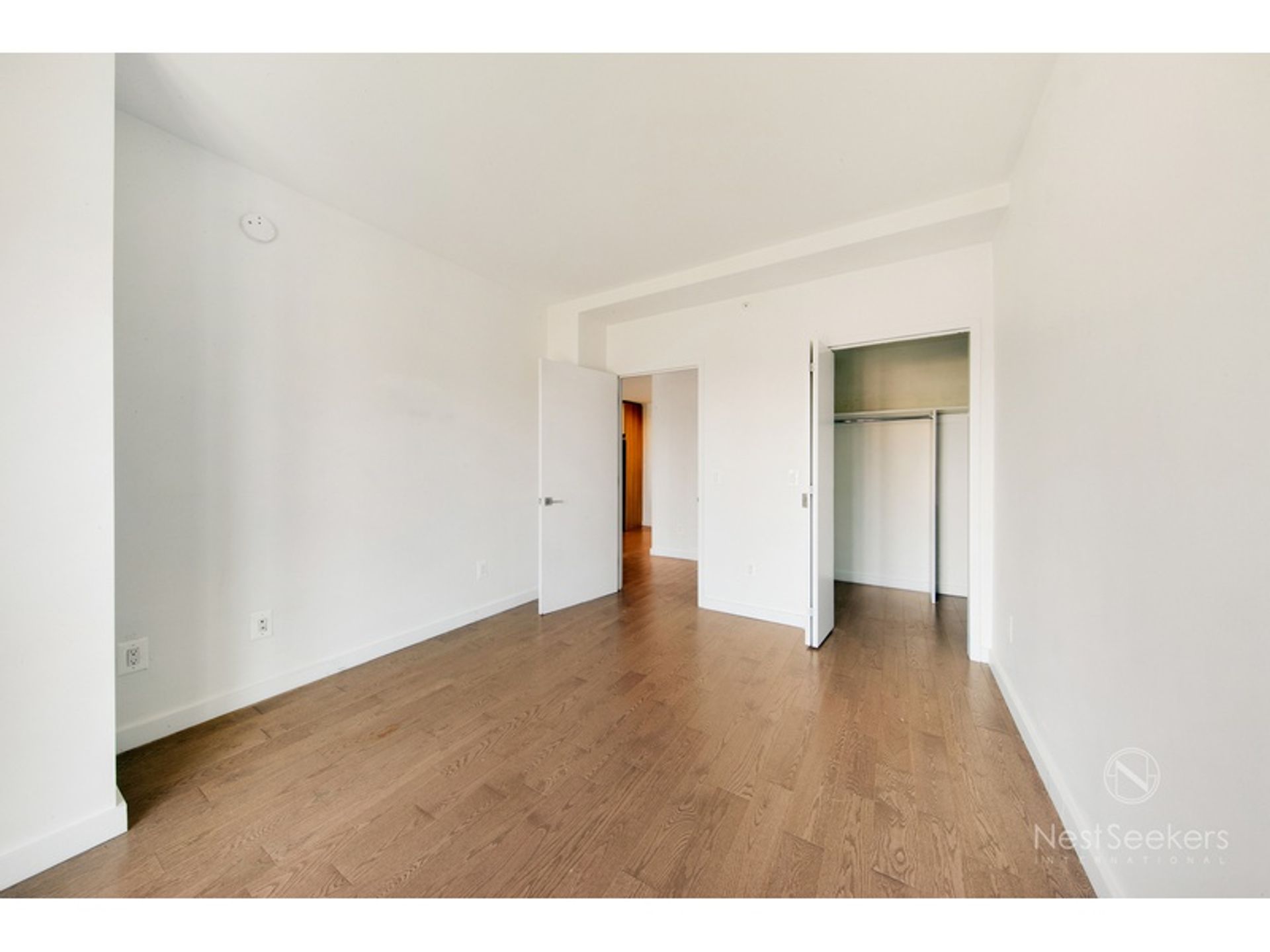 Condominium in , New York 10785346