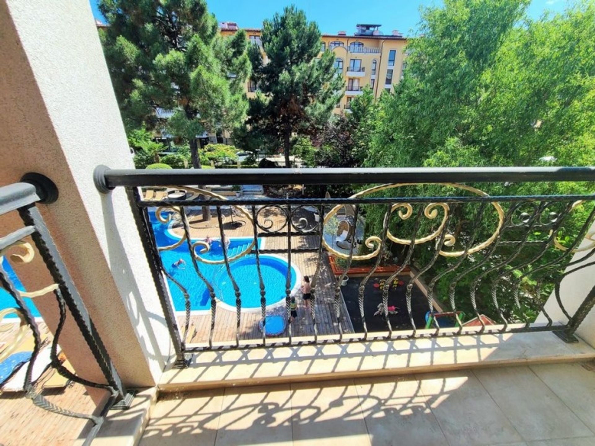 Condominium in Nesebar, Burgas 10785420