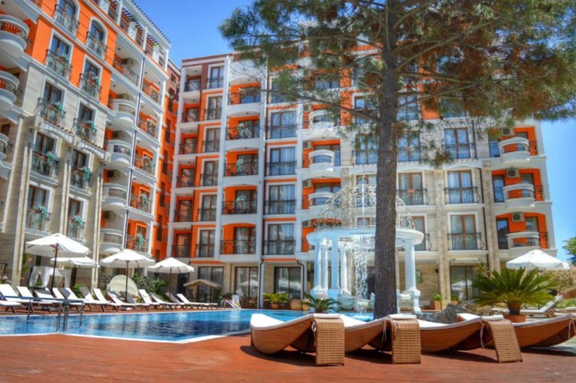 Condominium in Nesebar, Burgas 10785420