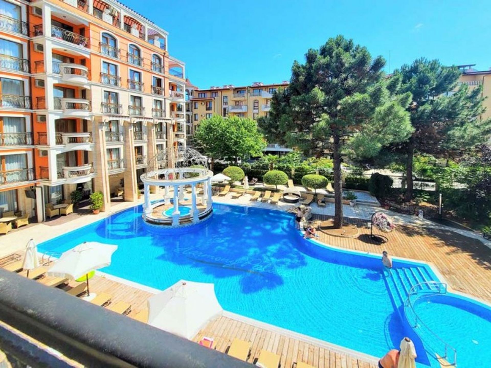 Condominium in Nesebar, Burgas 10785420