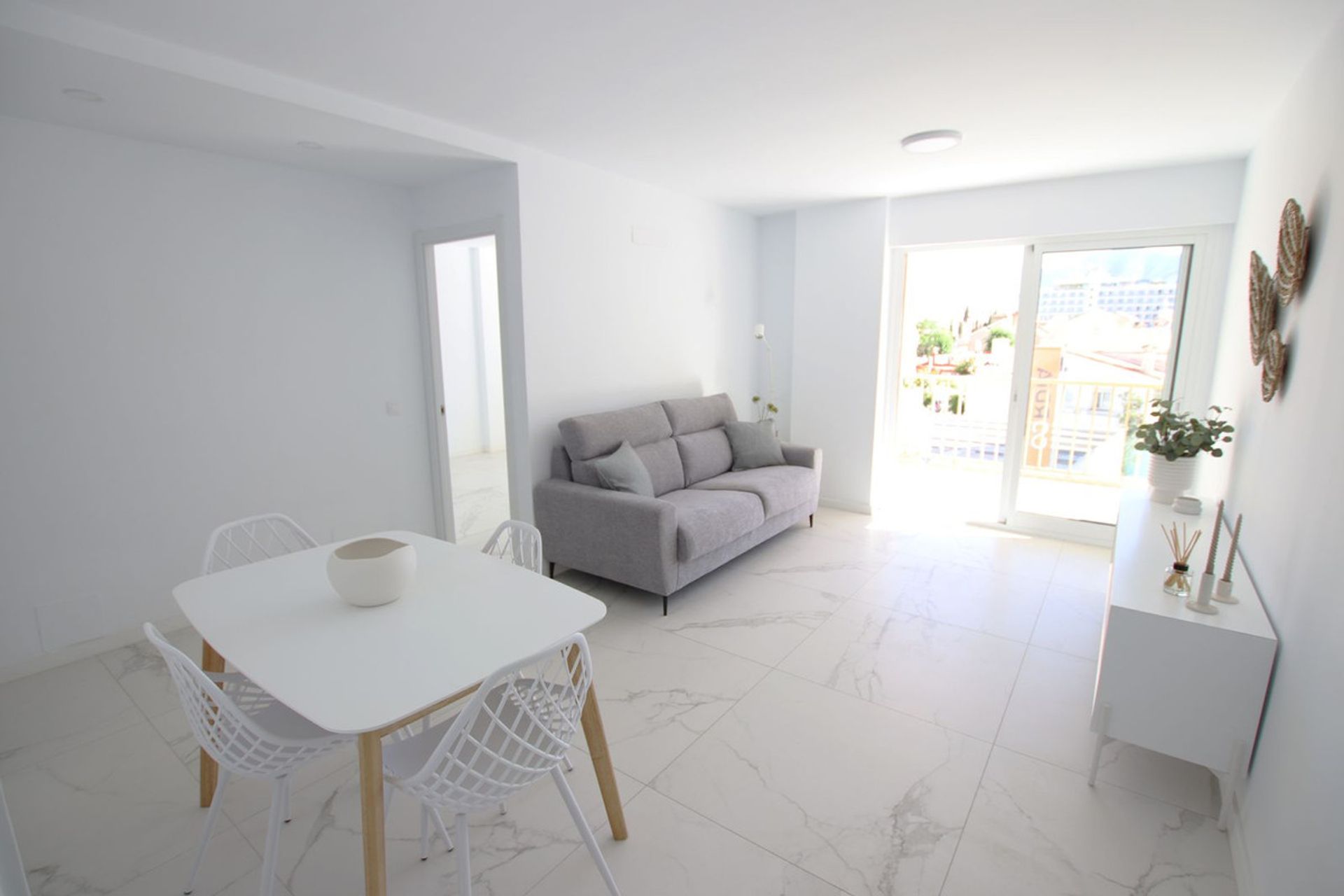 Condominium in Las Lagunas de Mijas, Andalucía 10786008