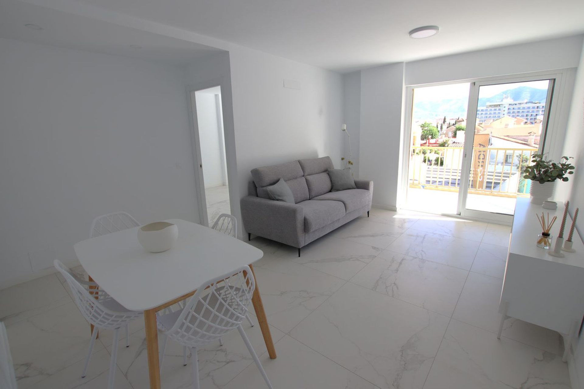 Condominium in Las Lagunas de Mijas, Andalucía 10786008