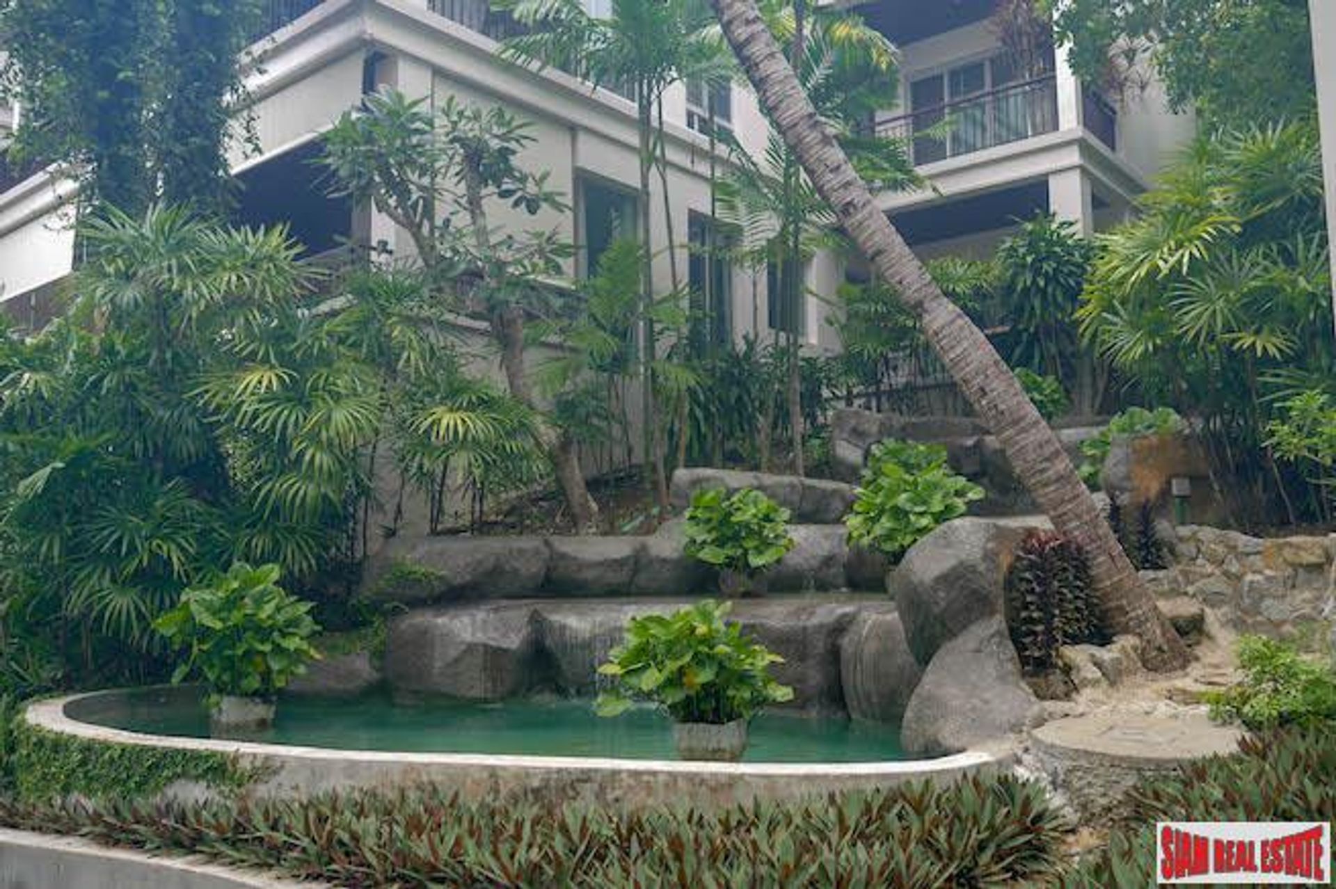 Condominium dans Ban Kata, Phuket 10786406