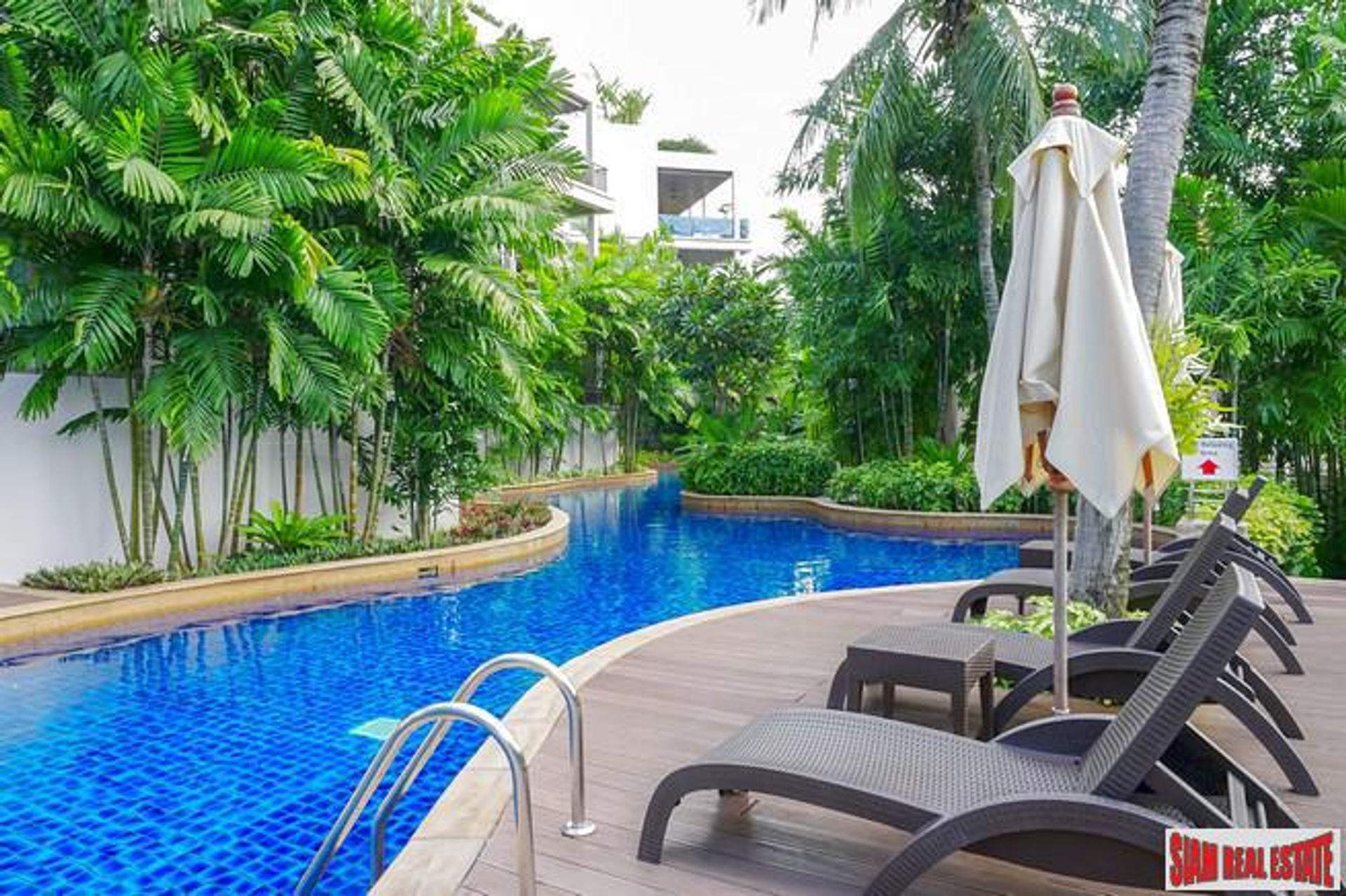 Condominium in Karon, Phuket 10786490