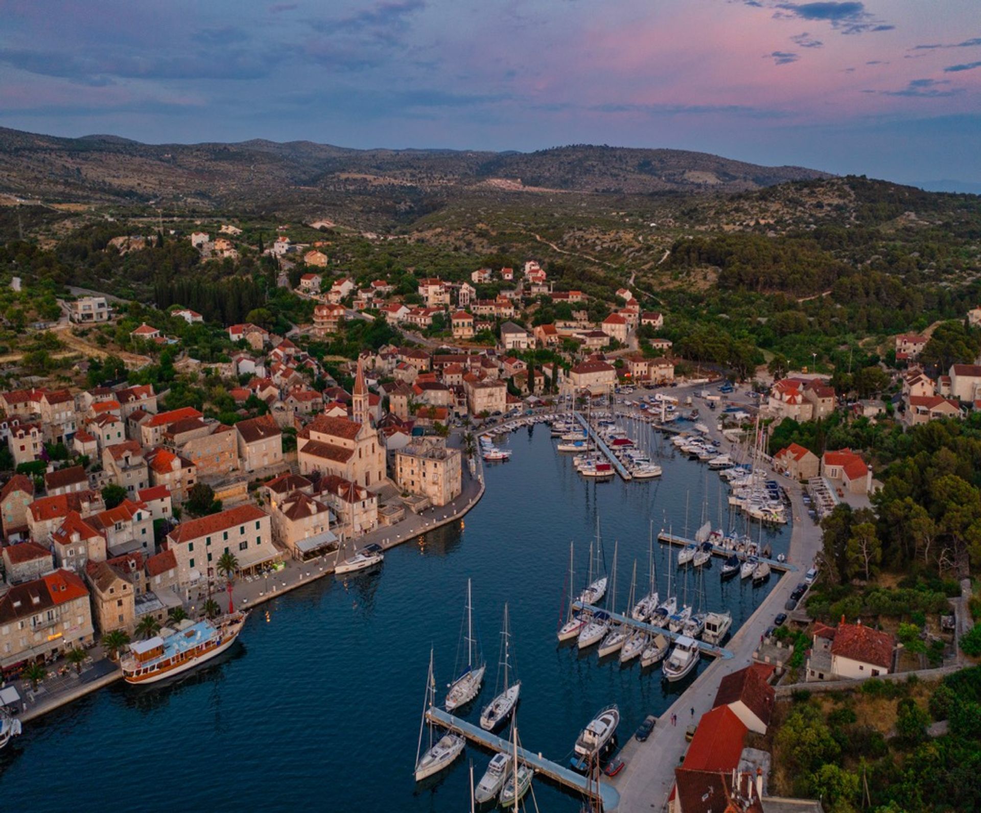 房子 在 Milna, Split-Dalmatia County 10787248