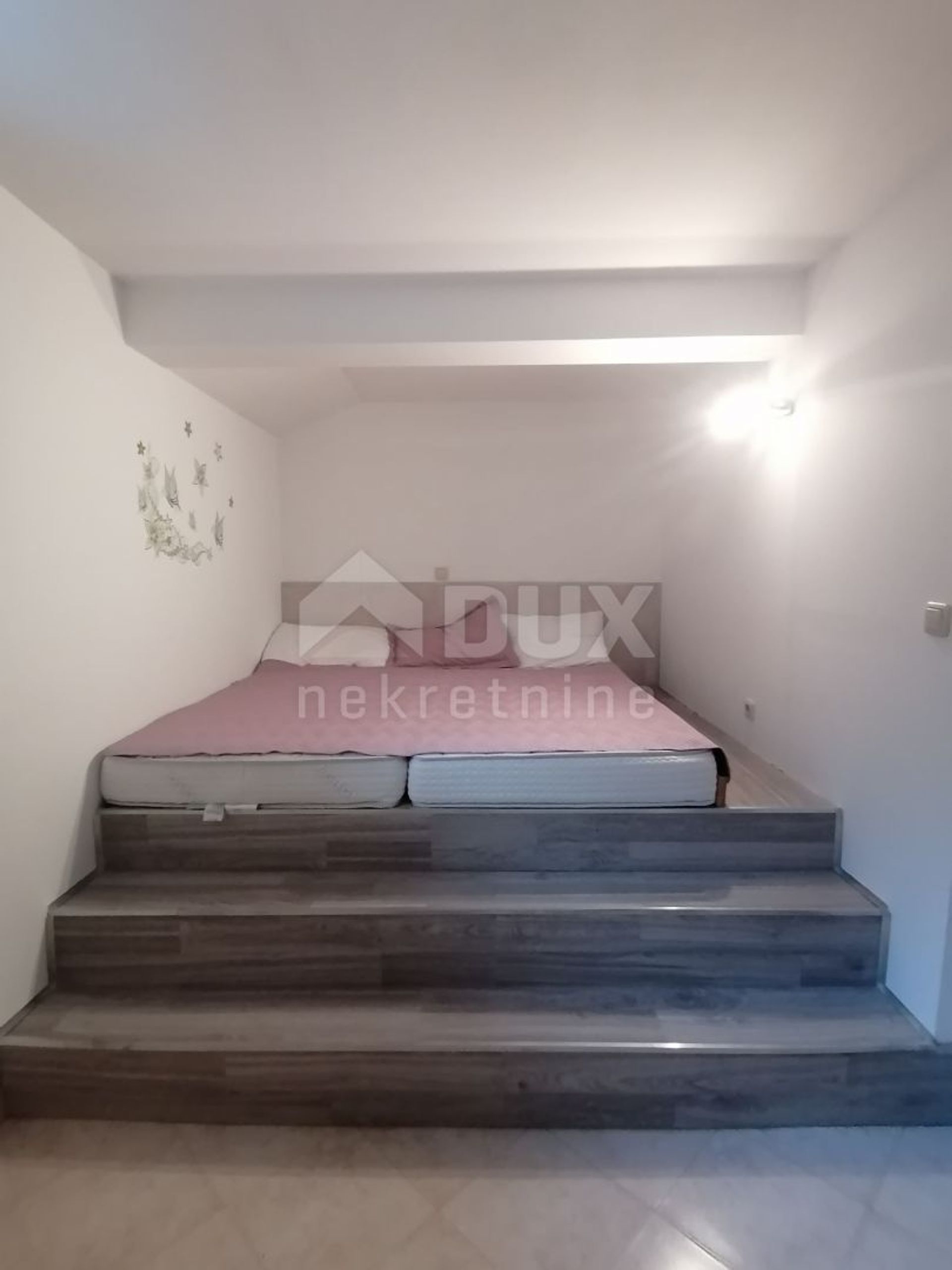 Condominio en Pula, Istarska županija 10789019