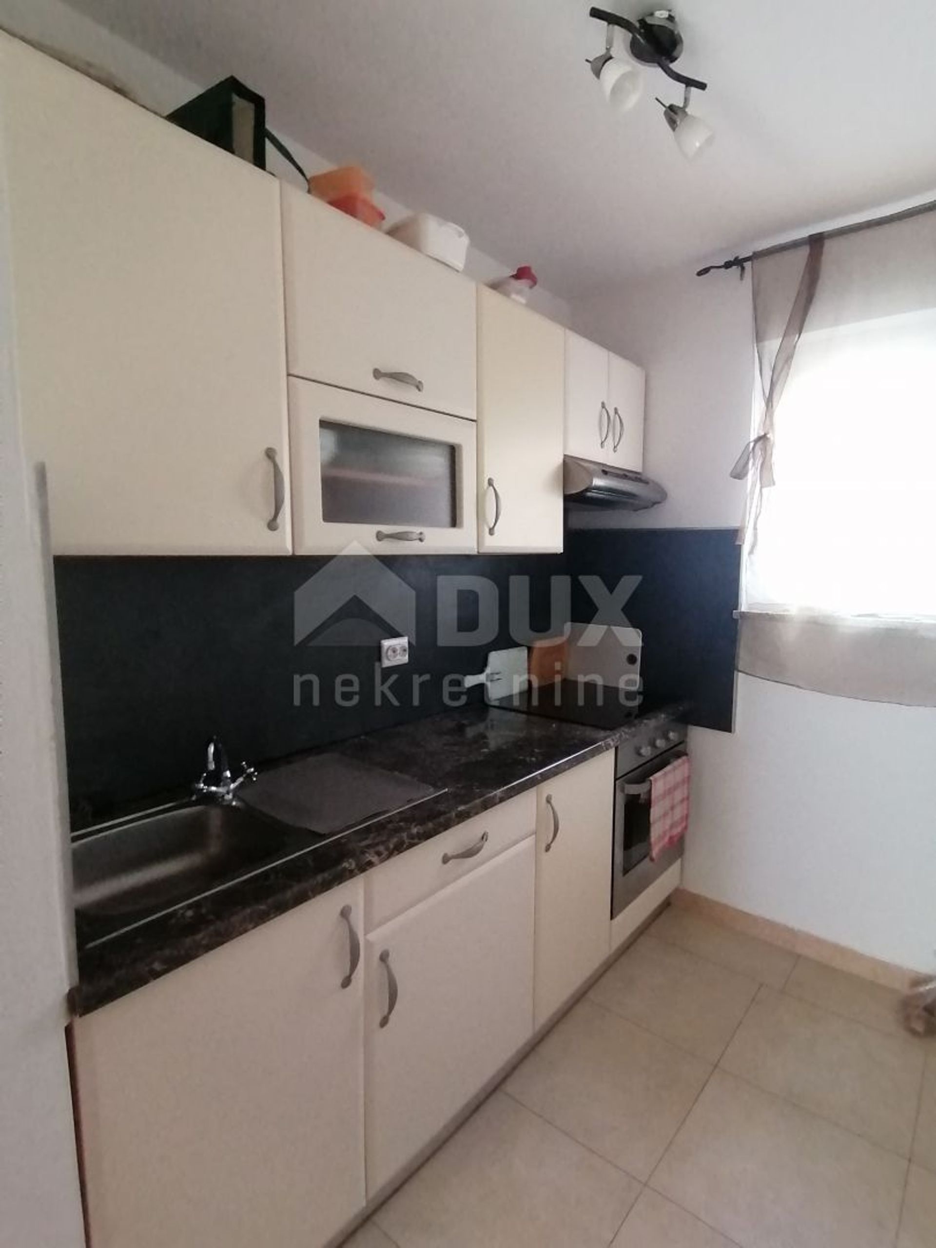 Condominio en Pula, Istarska županija 10789019