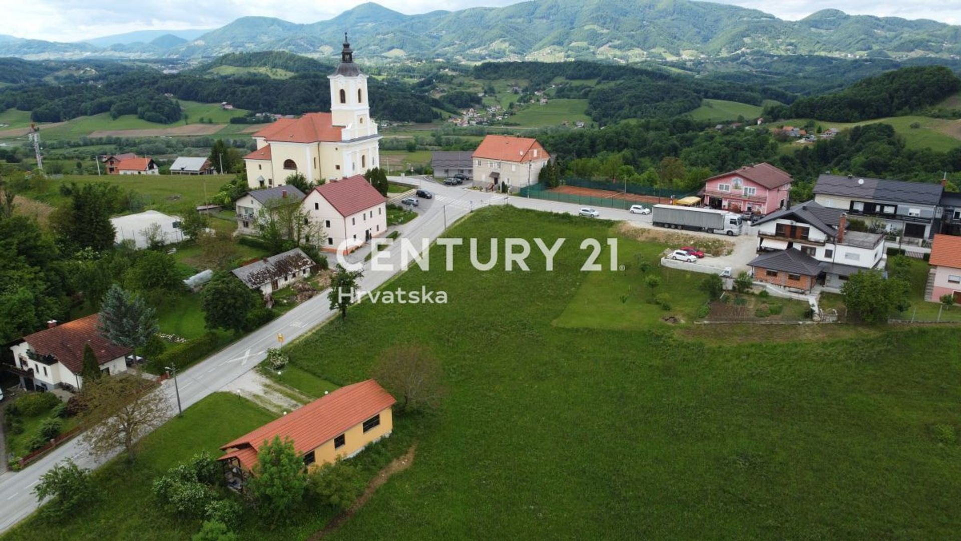 Komersial di Hum na Sutli, Krapinsko-zagorska županija 10789348