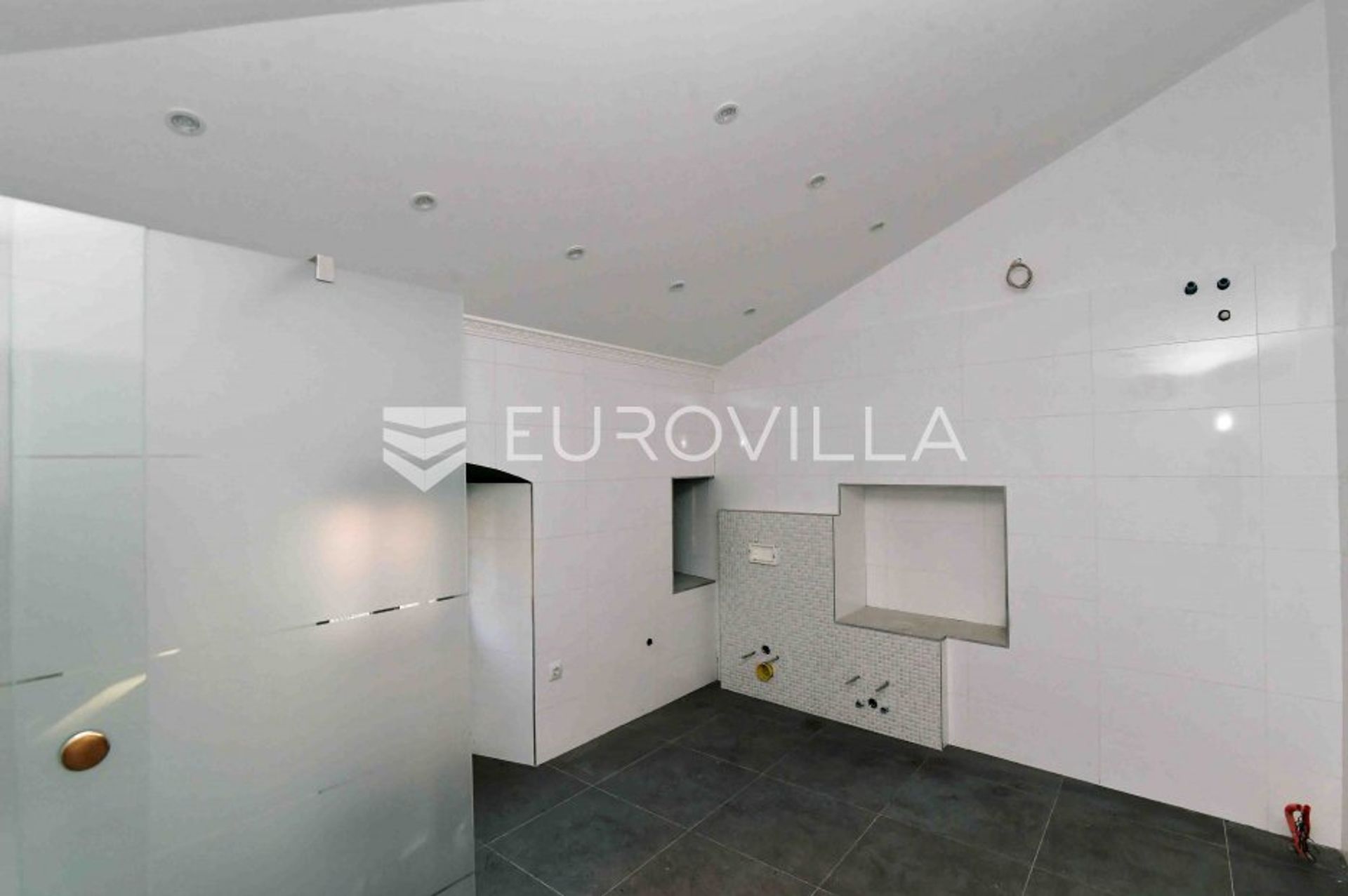 Condominium in Opatija, Primorsko-goranska županija 10790446