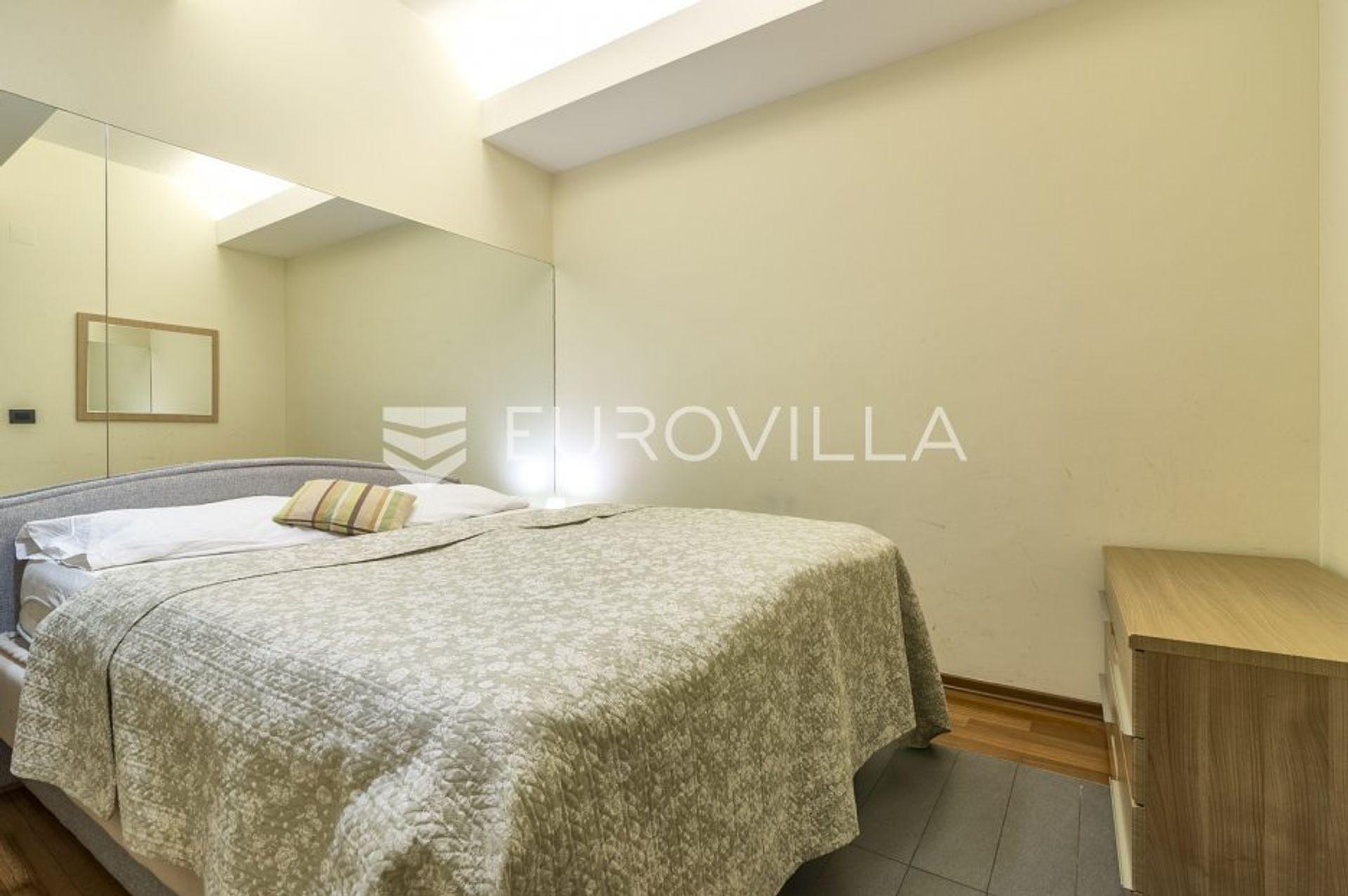 Condominio en Zagreb, Zagreb, Graduado 10792028