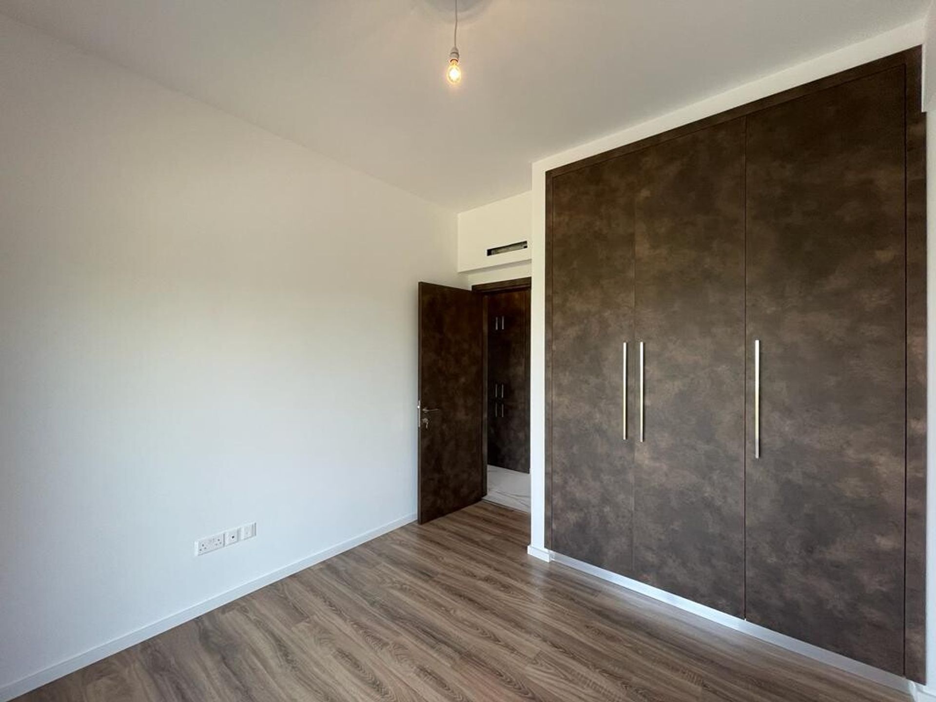 Condominium in Kato Polemidia, Limassol 10793575