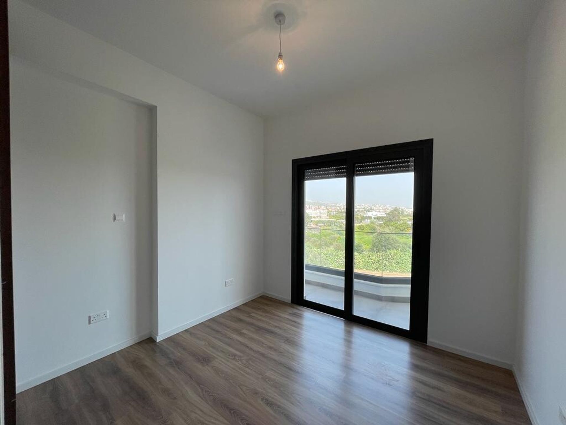 Condominium in Kato Polemidia, Limassol 10793575