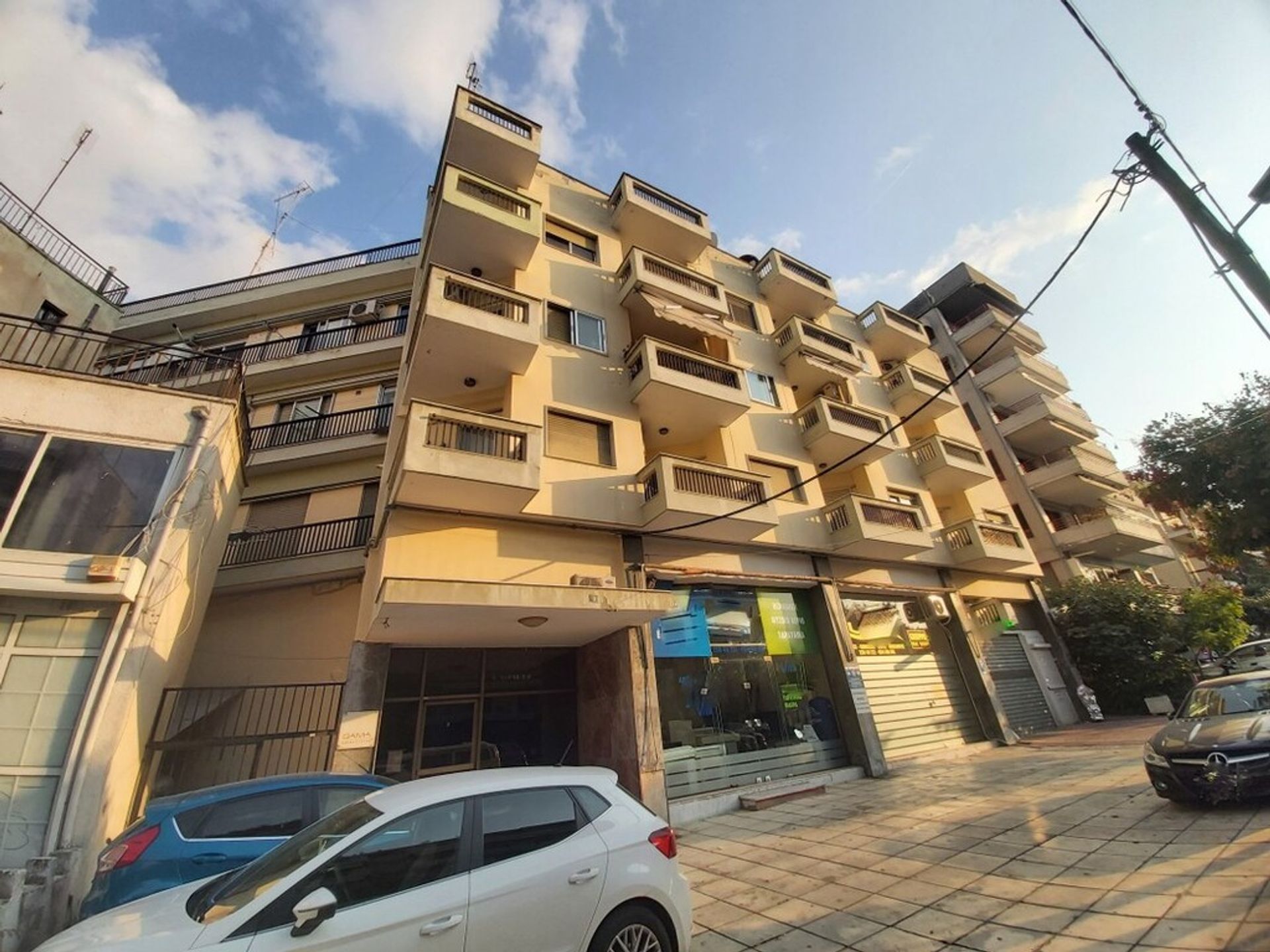 Condominium in Thessaloniki,  10794360