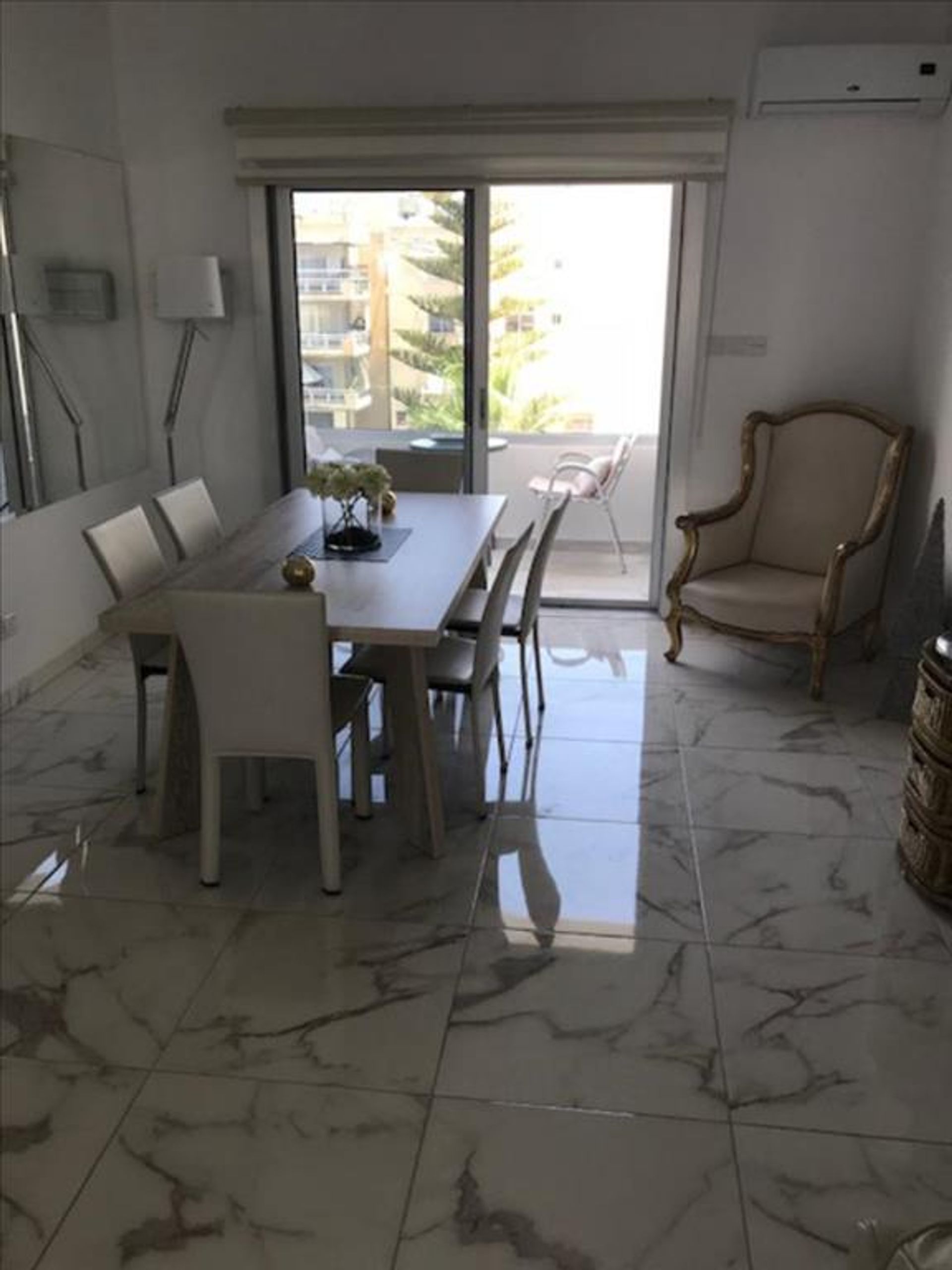 Condominium in Agios Tychon, Larnaka 10796221