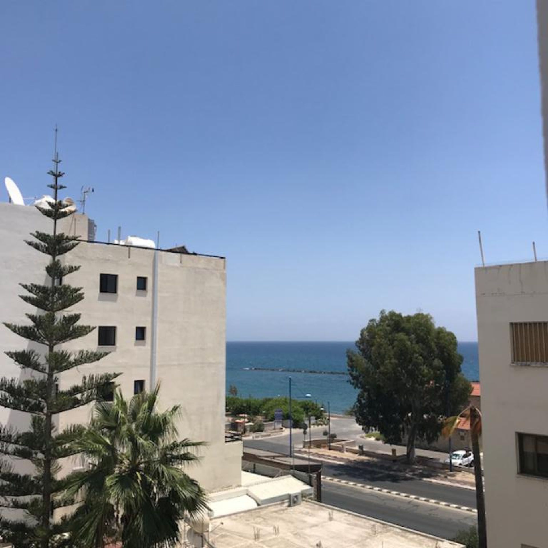 Condominium in Agios Tychon, Limassol 10796221