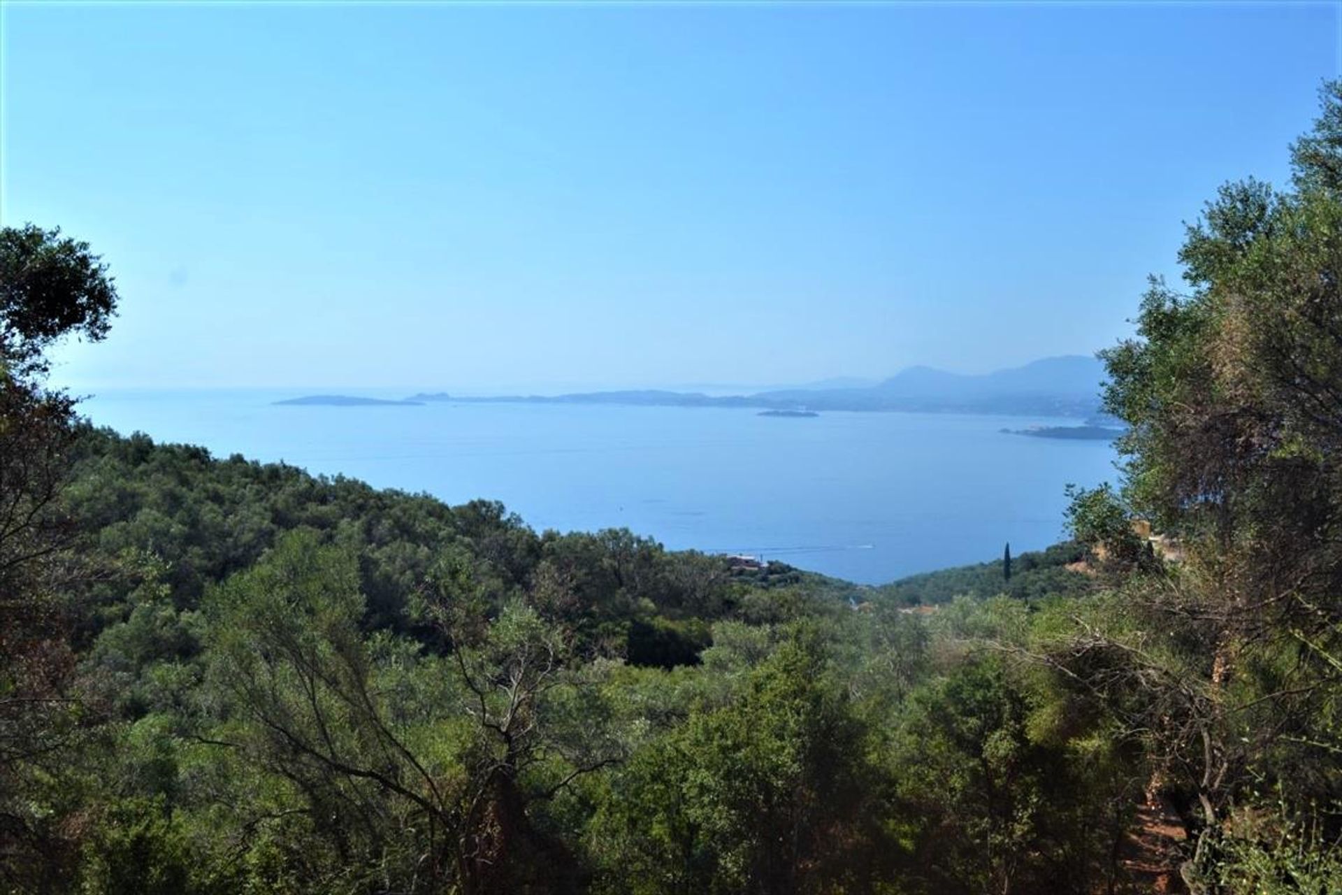 Tierra en Agios Markos, Ionia Nisia 10796383