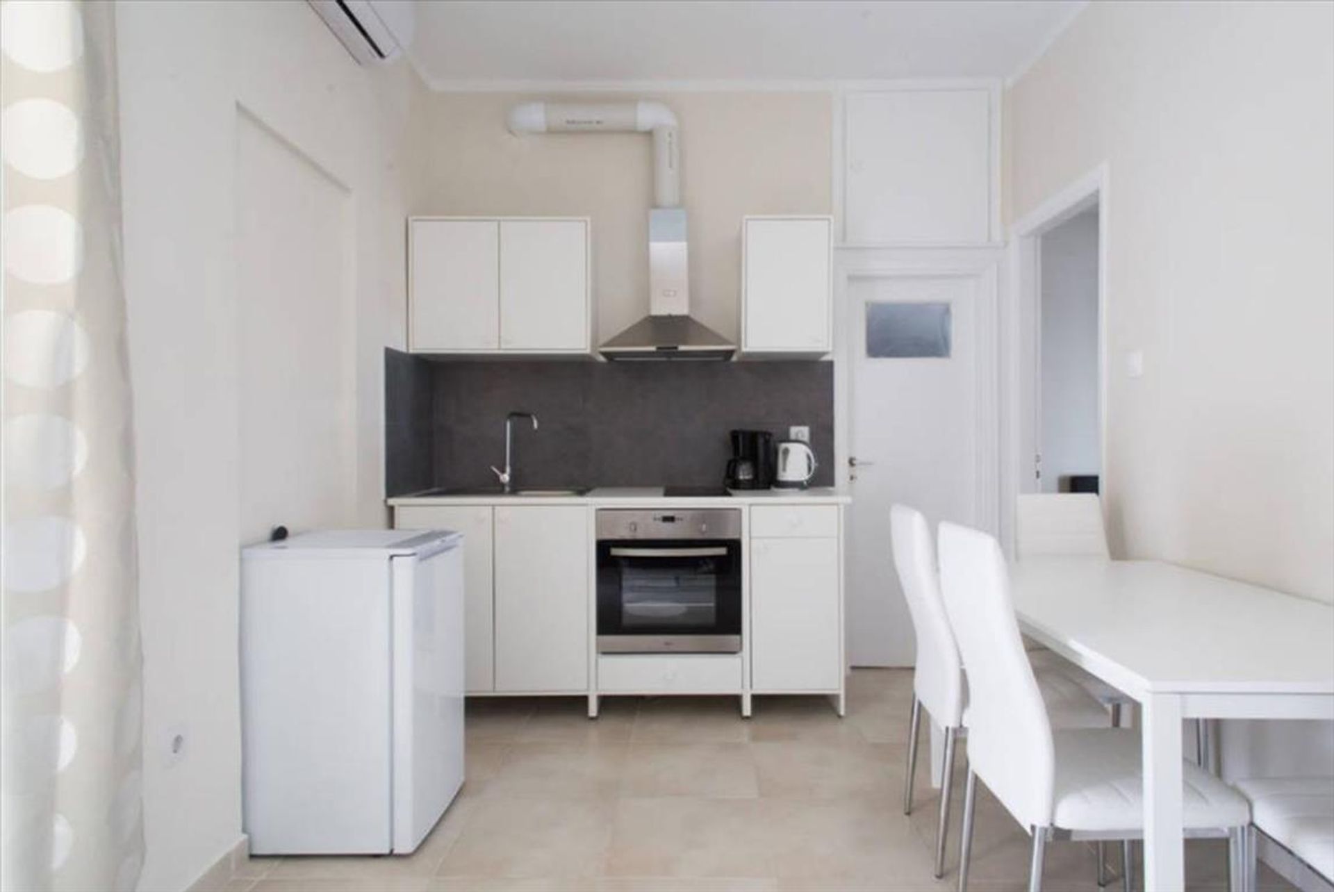 Condominium in Athina,  10800952