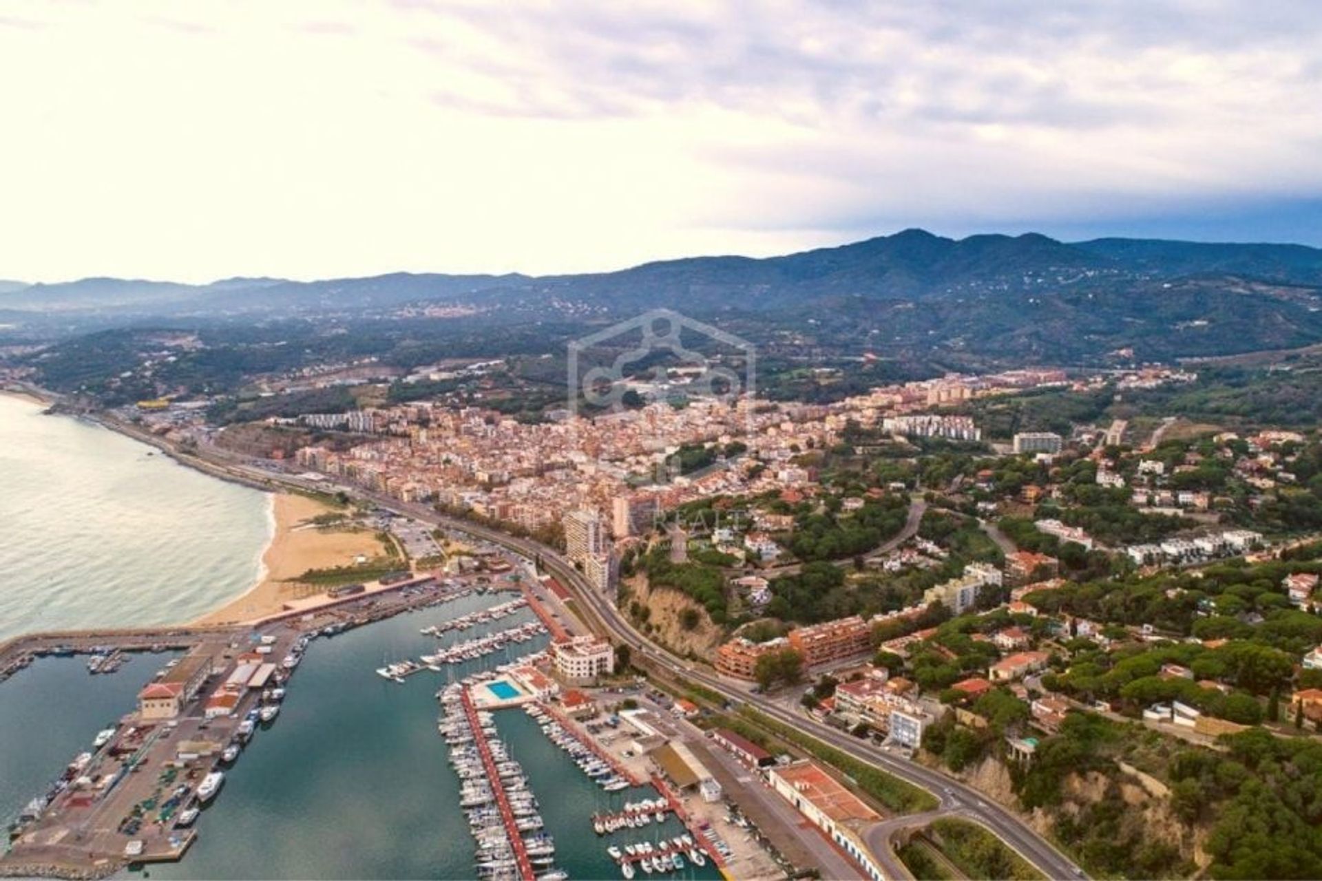 Terra no Arenys de Mar, Catalunha 10810326