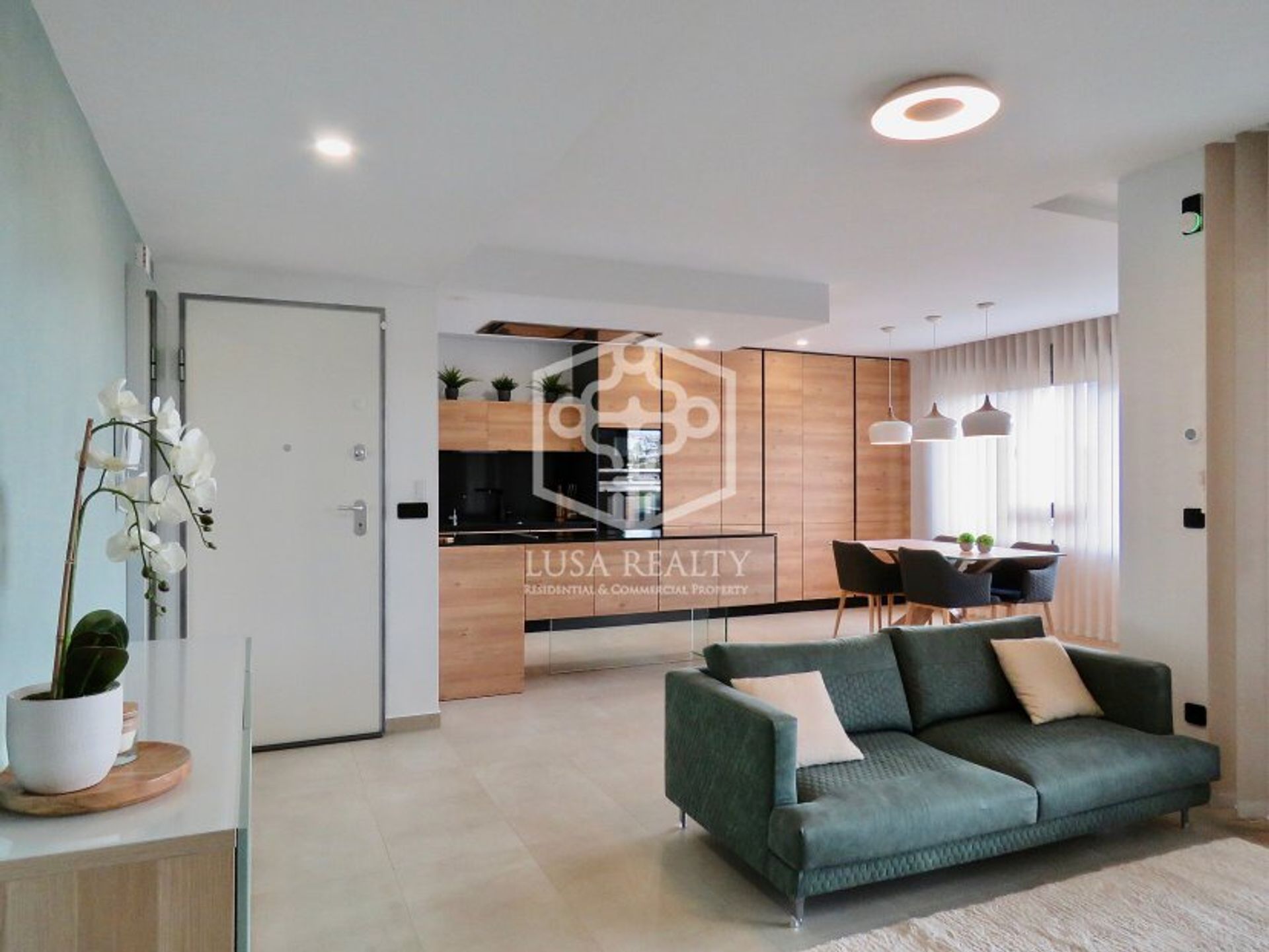 Condominium in Orihuela, Comunidad Valenciana 10810348