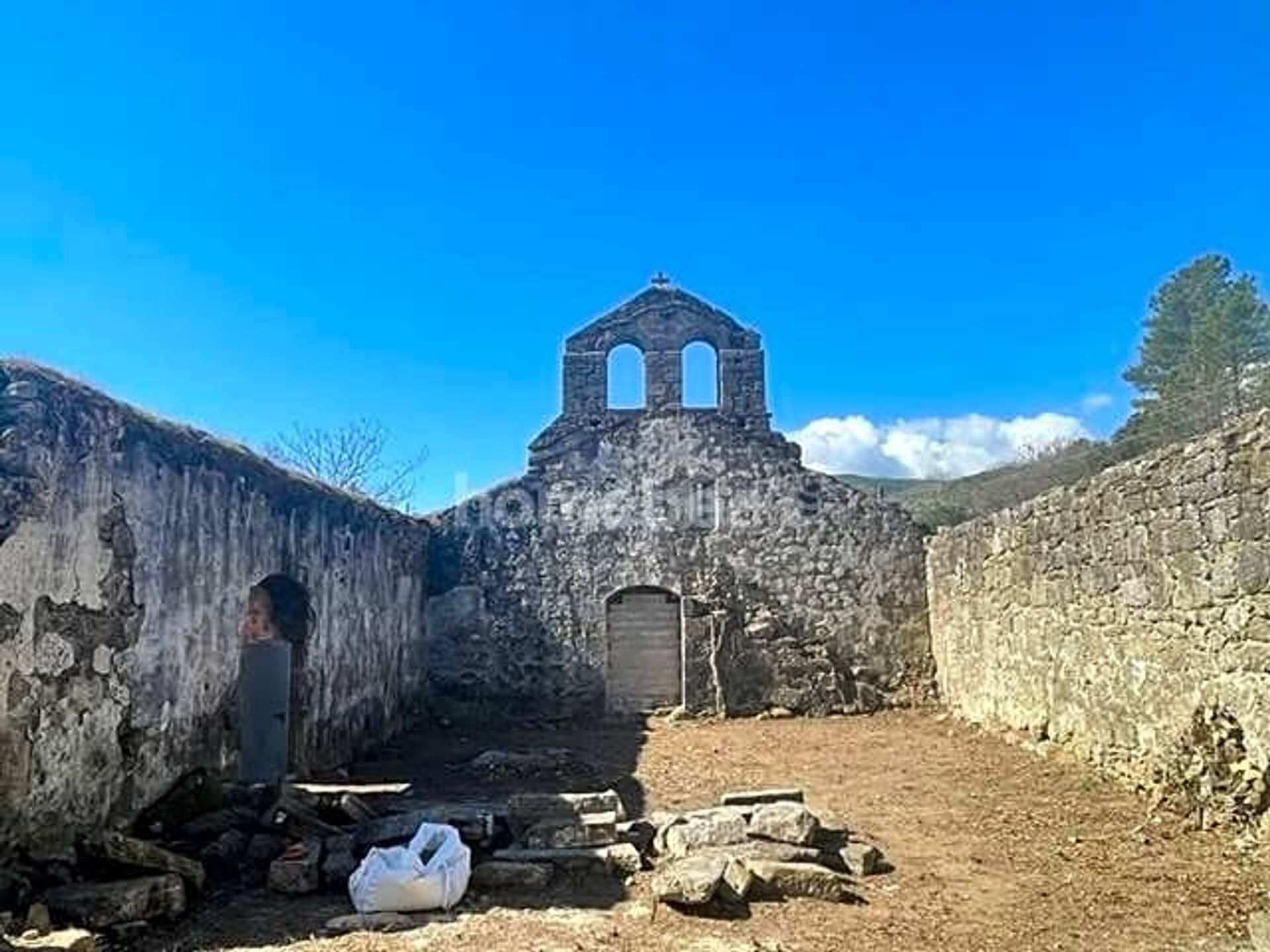 Hus i Mombeltrán, Castille-Leon 10810456