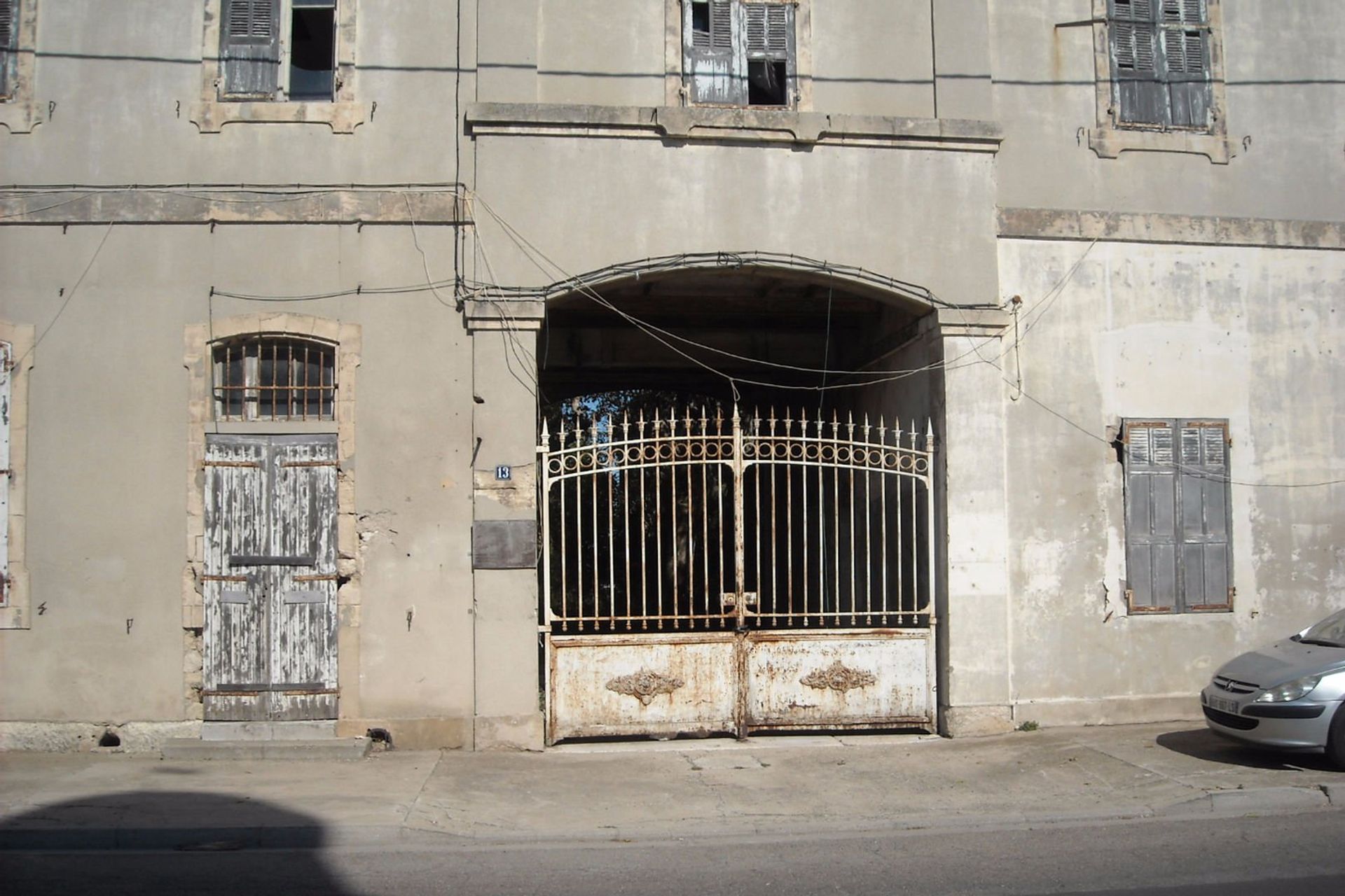 Commercial in Port-Saint-Louis-du-Rhône, Bouches-du-Rhône 10811759