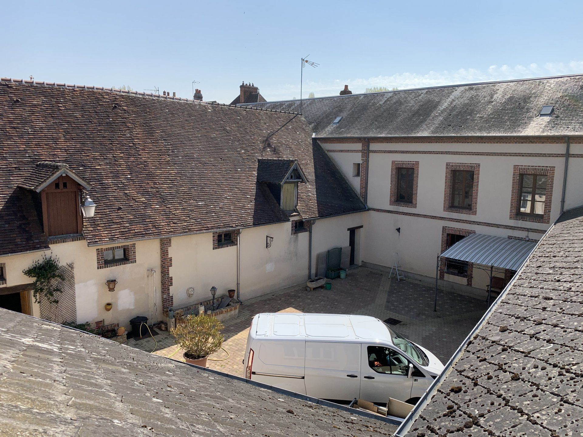 Flere hus i Cherisy, Centre-Val de Loire 10811835