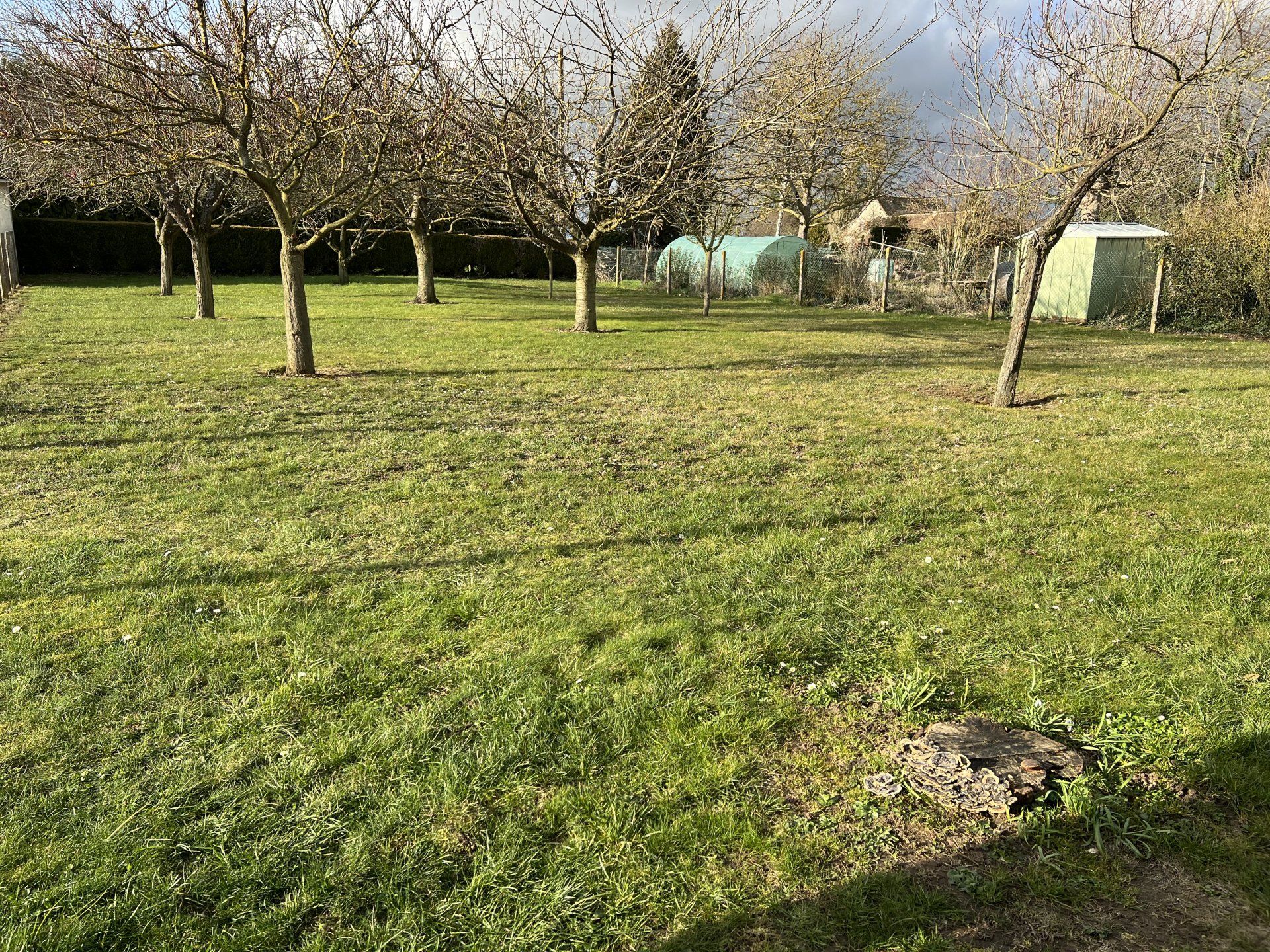 土地 在 Cherisy, Centre-Val de Loire 10811882