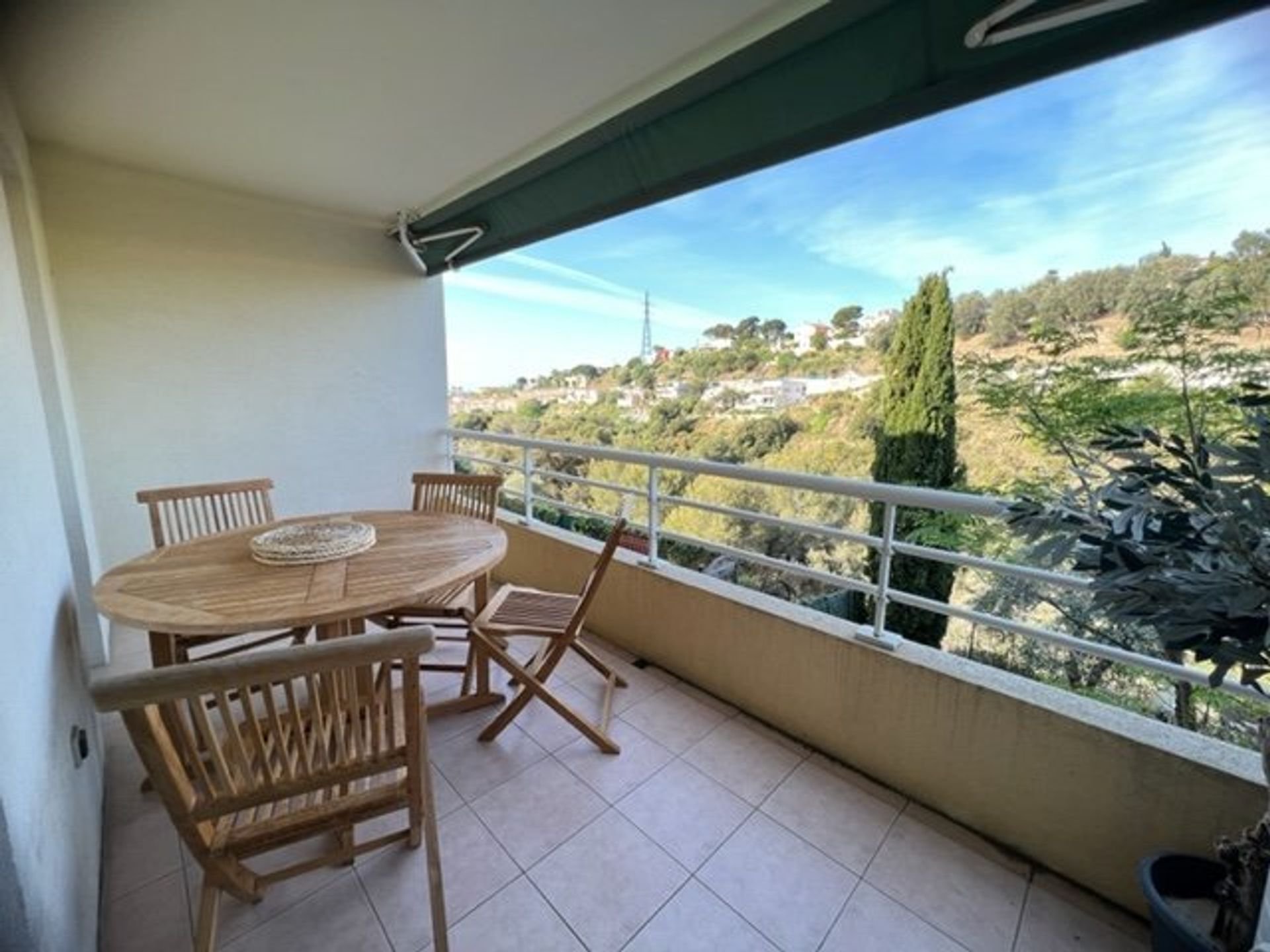 Condominium dans Bon, Provence-Alpes-Côte d'Azur 10812777