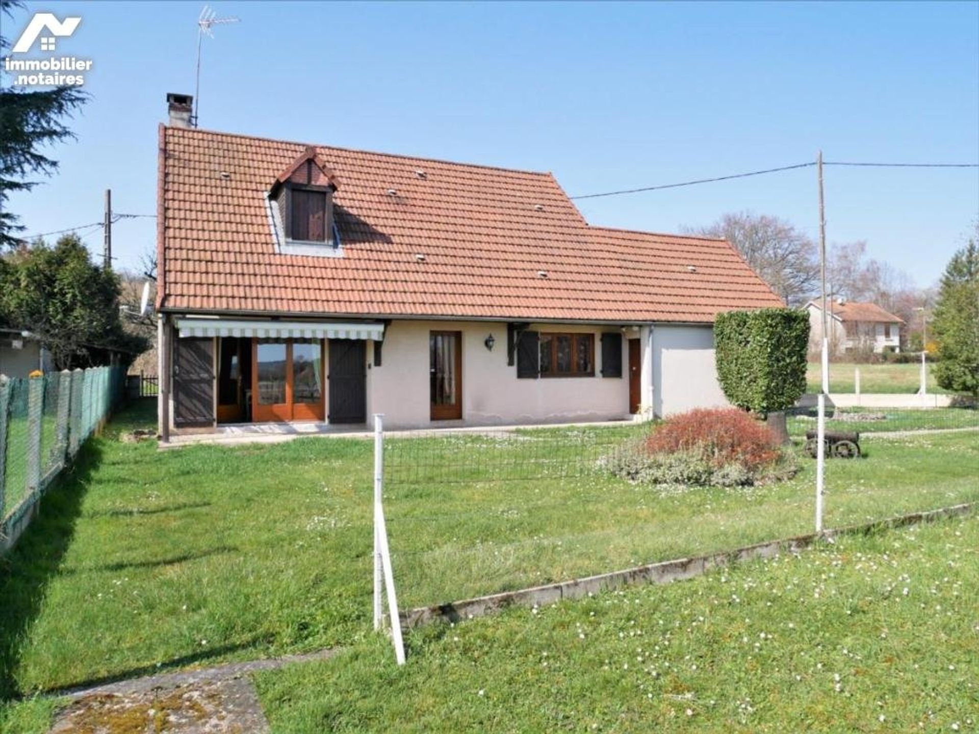 Casa nel Creuzier-le-Neuf, Auvergne-Rhone-Alpes 10812791