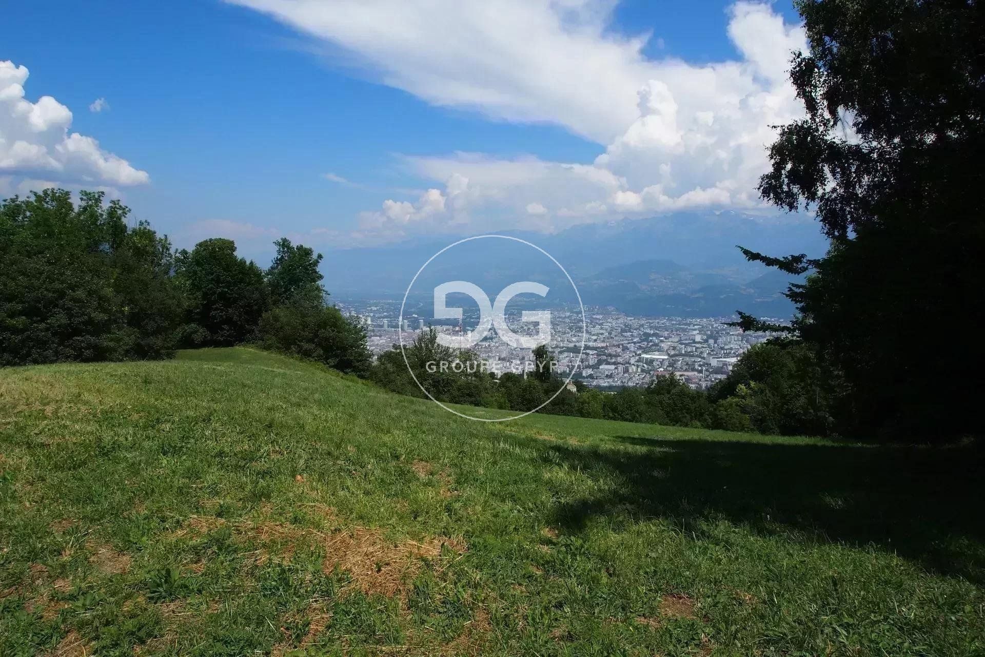 Tanah dalam Seyssinet-Pariset, Isère 10813036