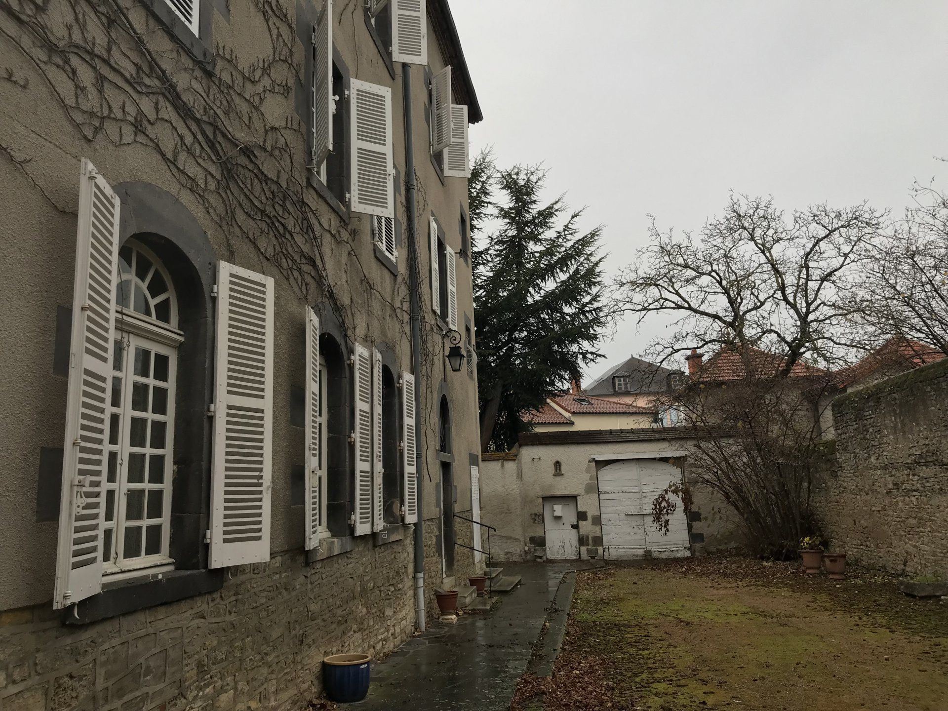 سكني في Gannat, Allier 10813037