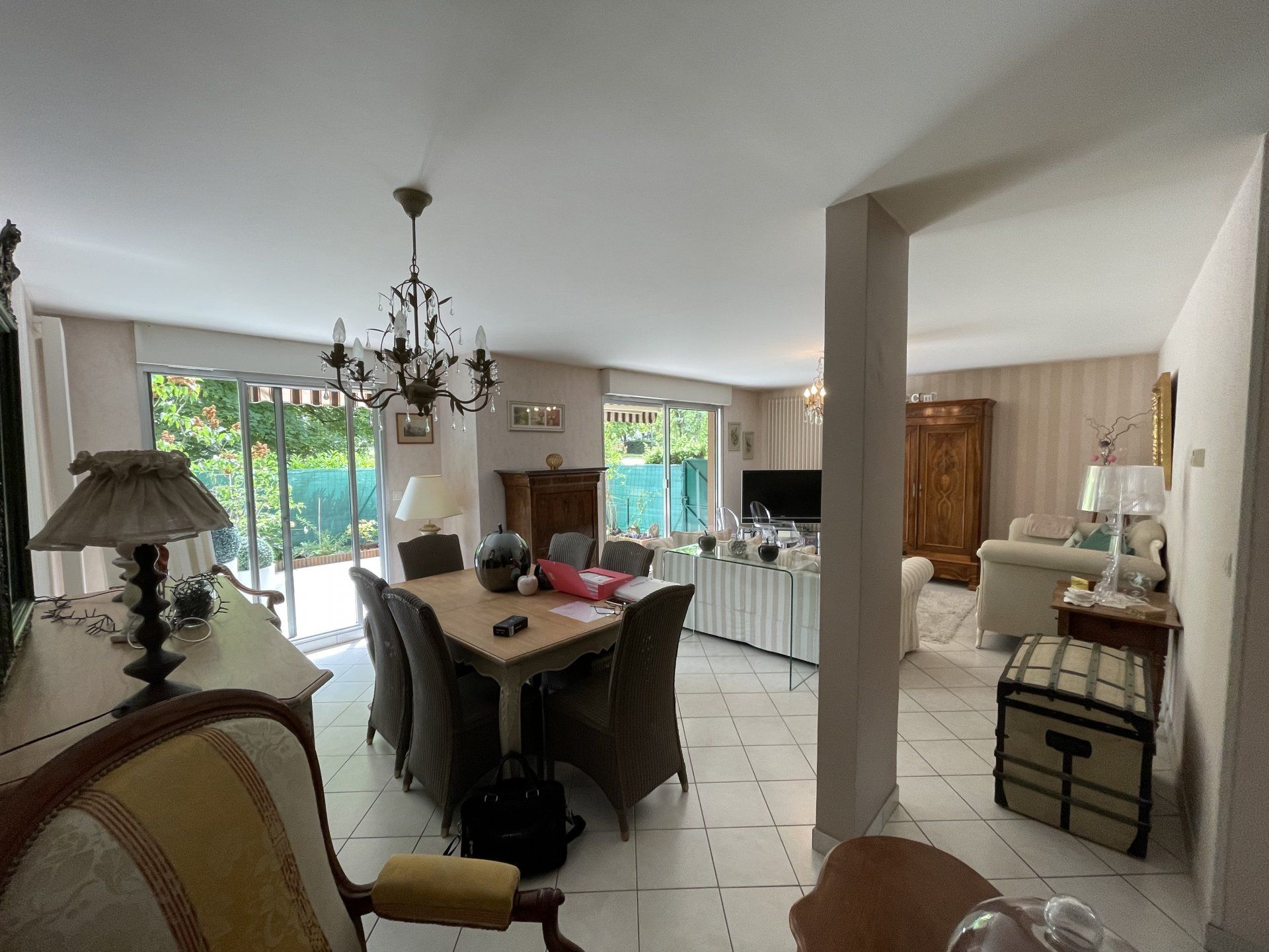 Condominium in Vichy, Auvergne-Rhone-Alpes 10813192