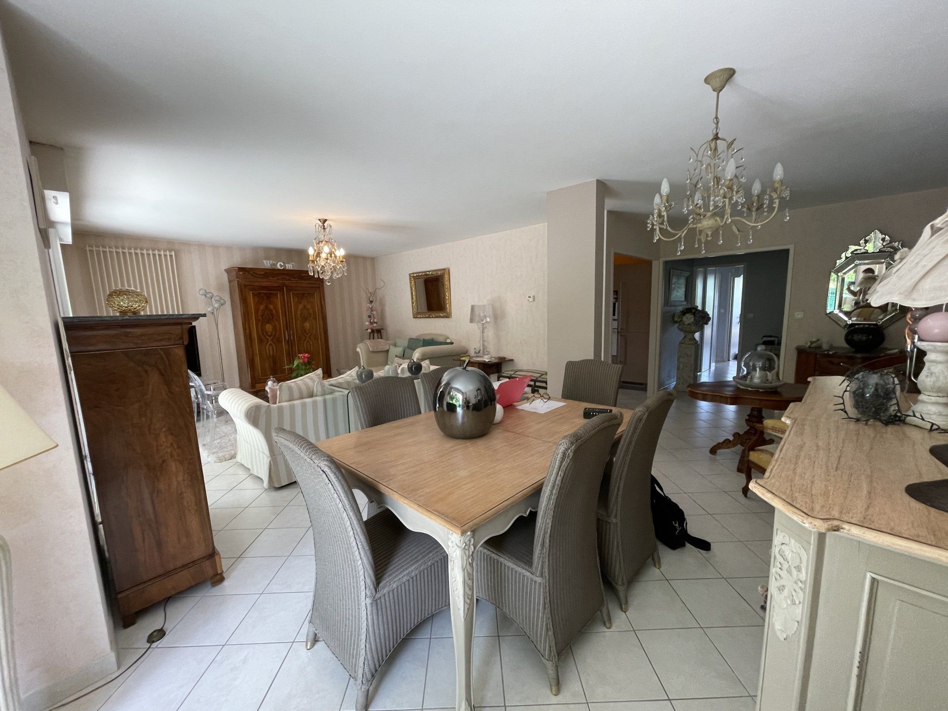 Condominium in Vichy, Auvergne-Rhone-Alpes 10813192