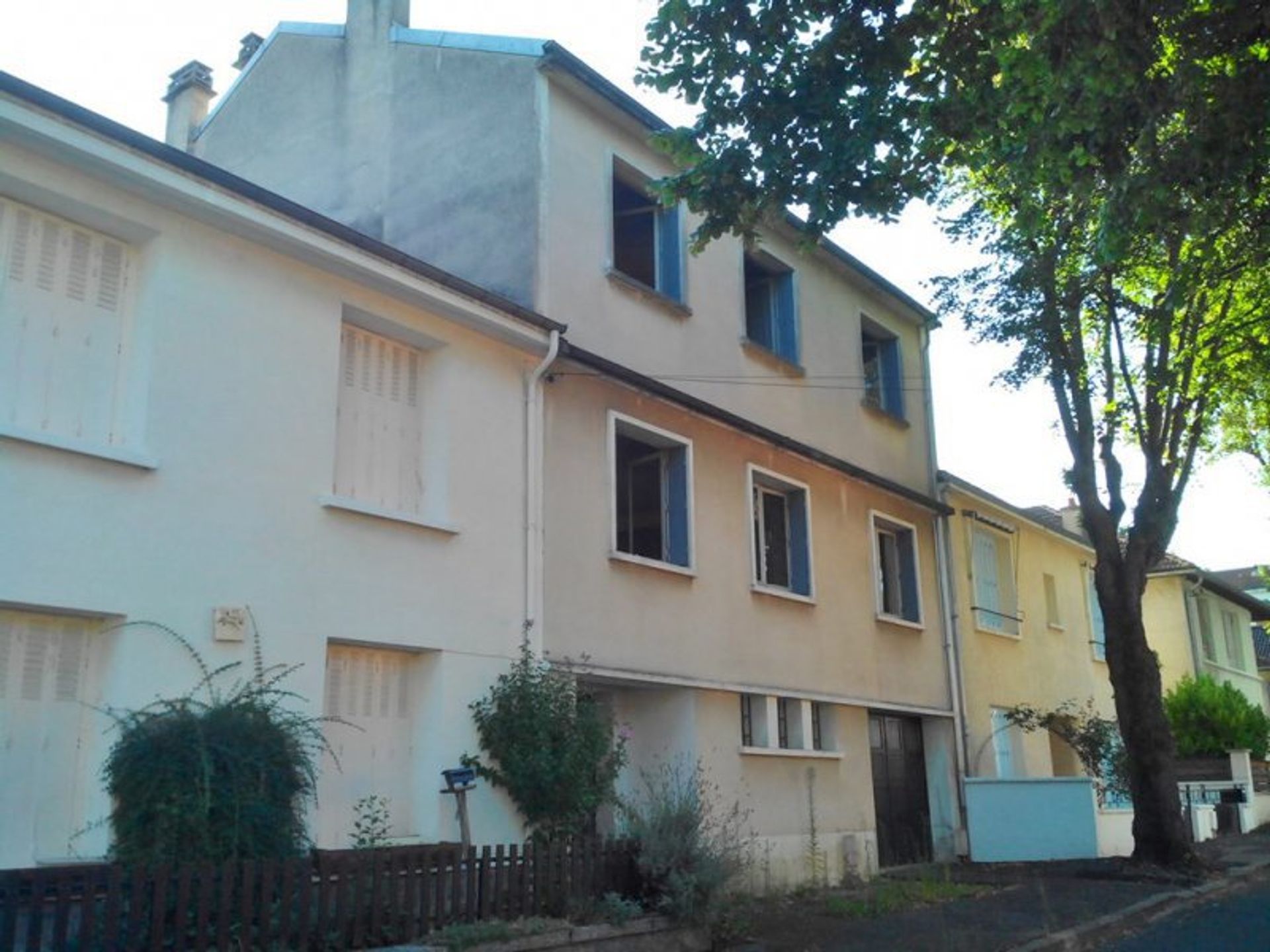 Condominium in Vichy, Allier 10813209