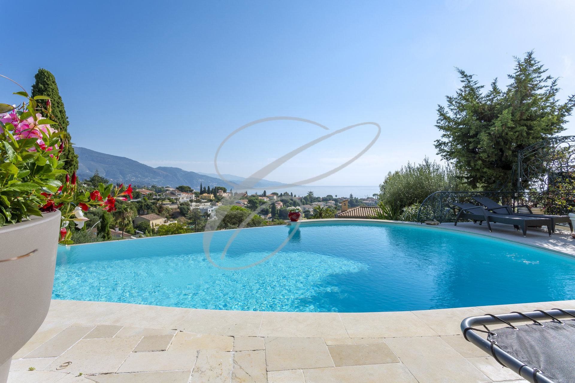 Huis in Roquebrune-Cap-Martin, Alpes-Maritimes 10813800