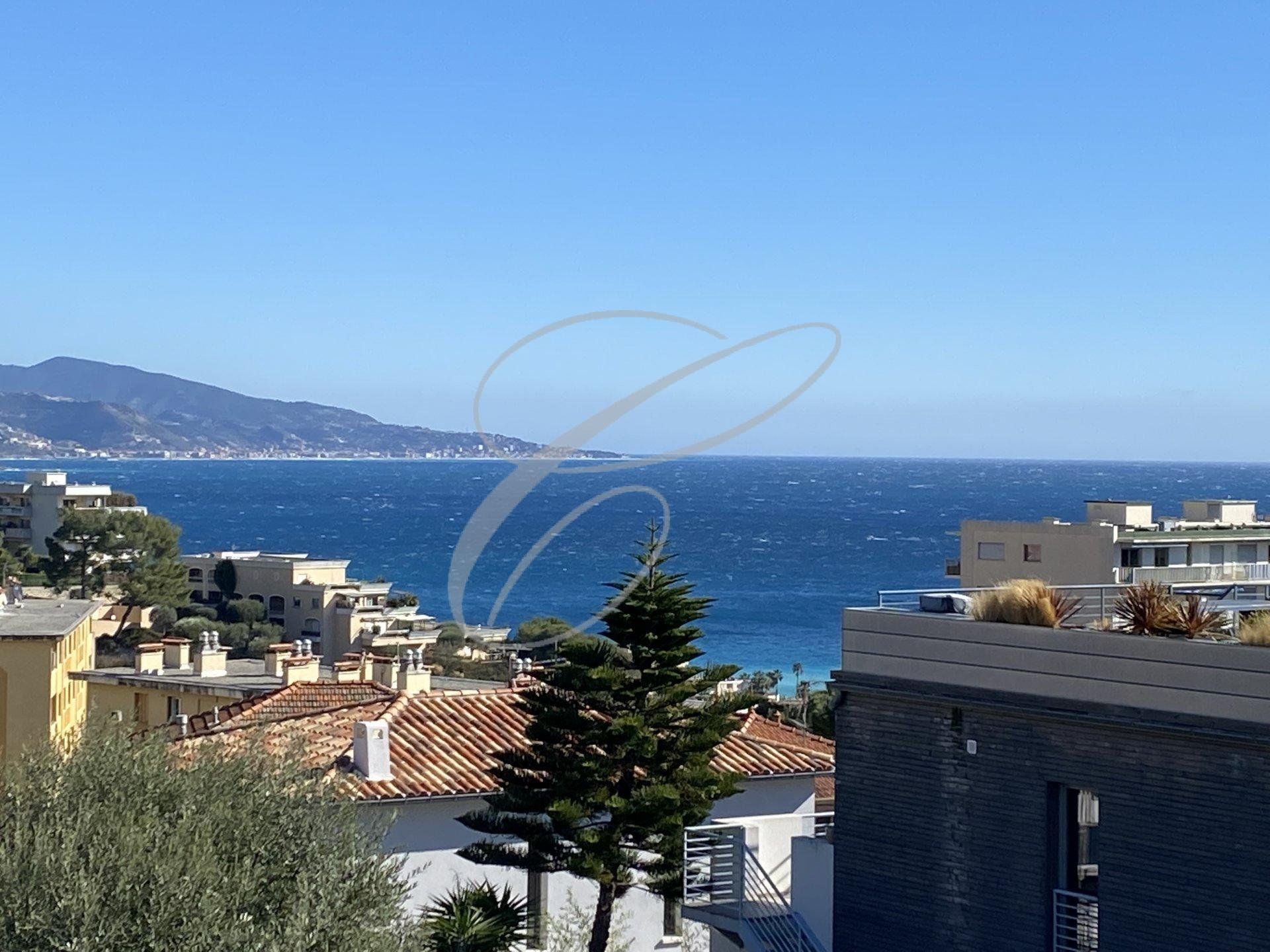 Condominio en Roquebrune-Cap-Martin, Alpes-Maritimes 10813827