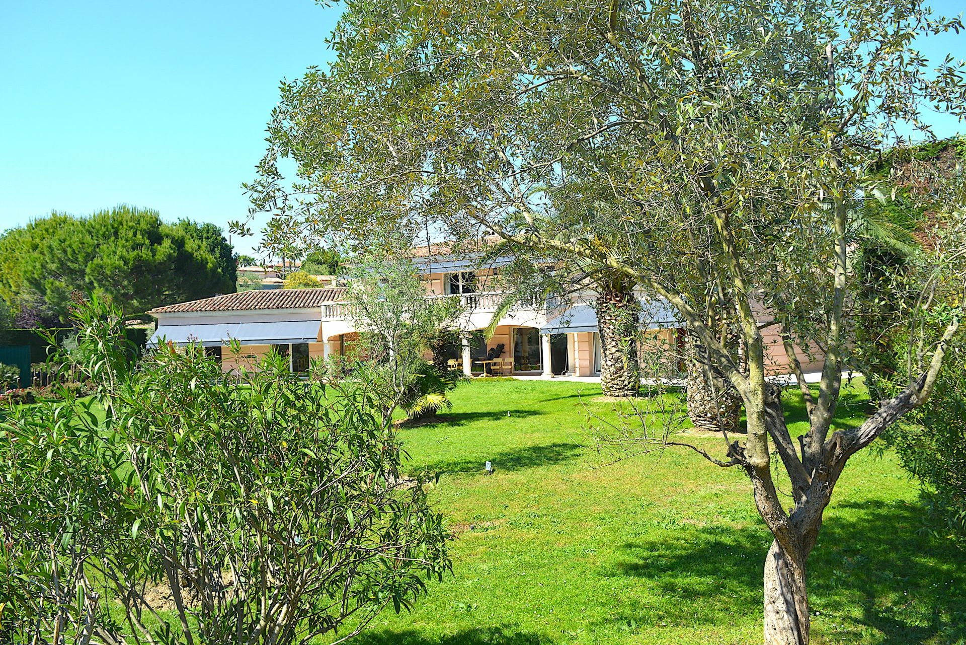 Huis in Mougins, Alpes-Maritimes 10813858