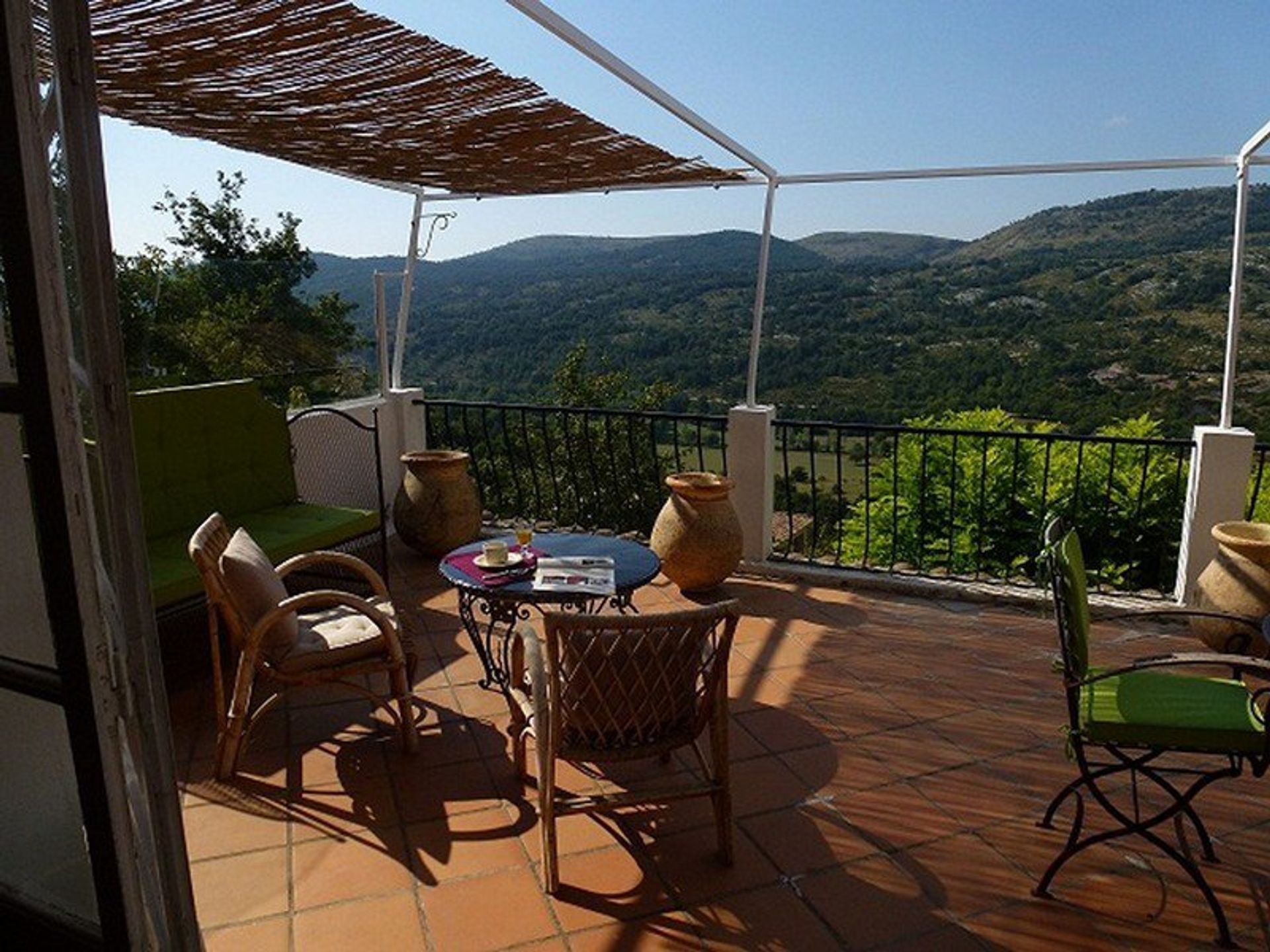 Hus i Coursegoules, Provence-Alpes-Cote d'Azur 10813889