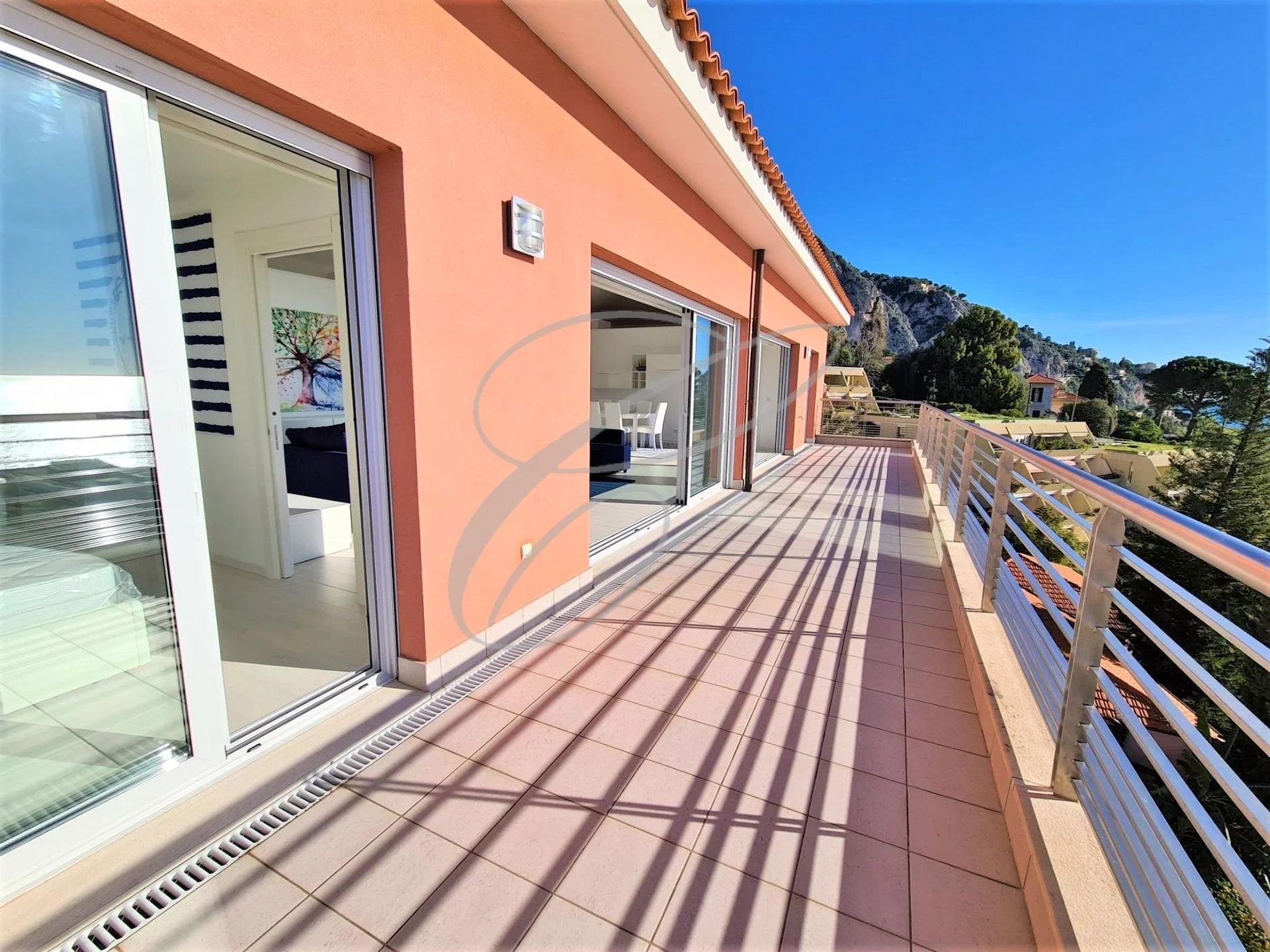 Condominium in Menton, Alpes-Maritimes 10813912