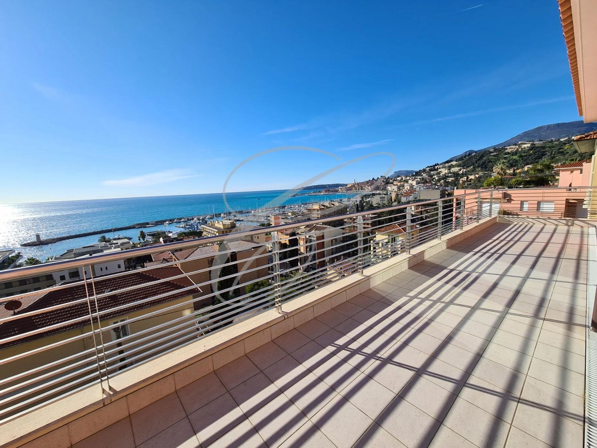 Condominium in Menton, Alpes-Maritimes 10813912