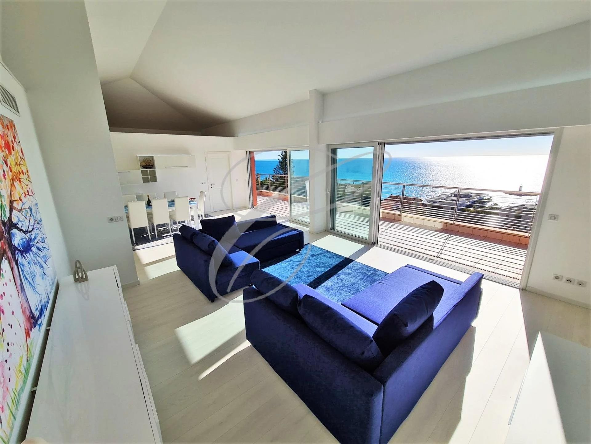 Condominium in Menton, Provence-Alpes-Cote d'Azur 10813912