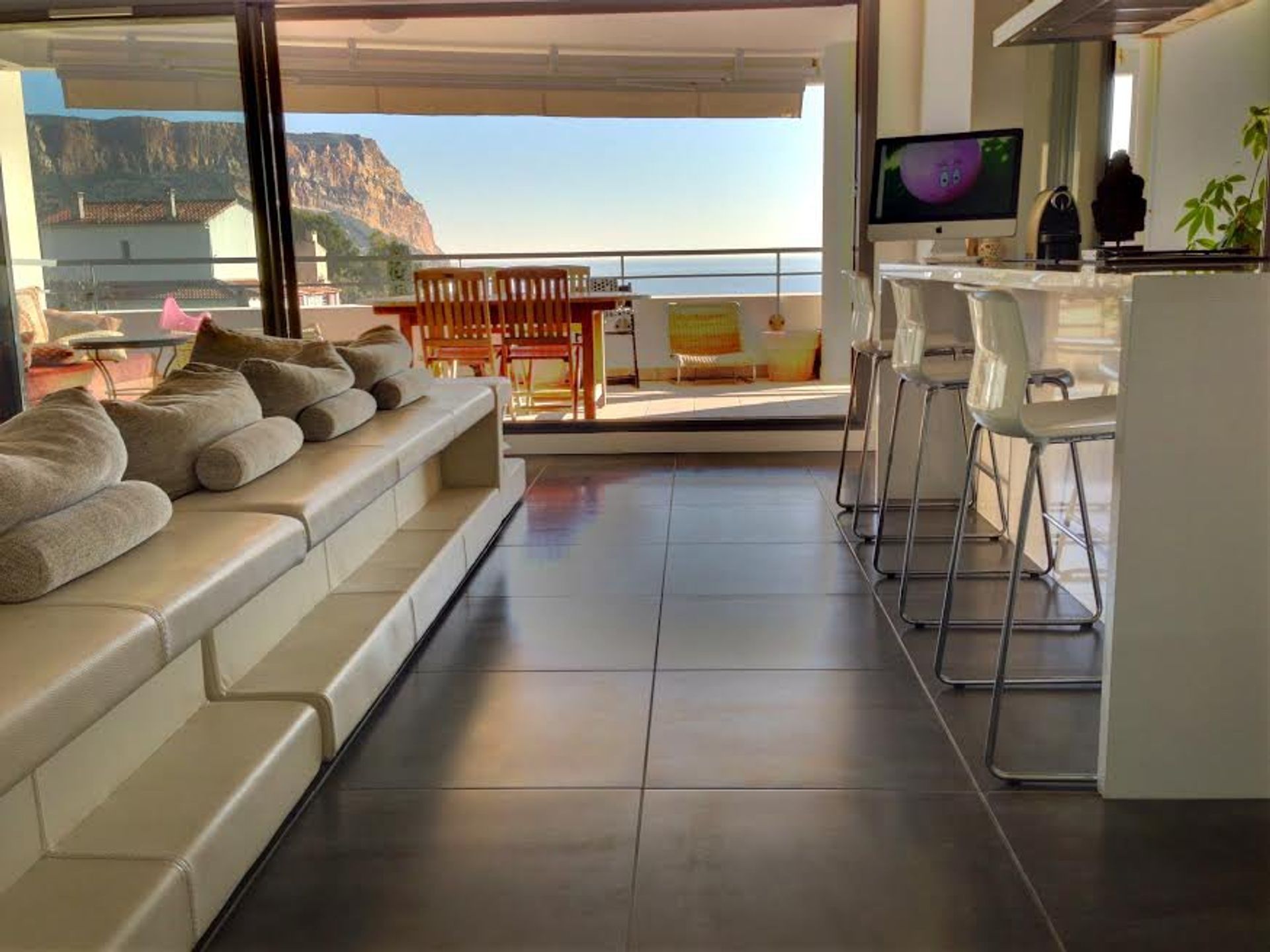 Condominium in Cassis, Provence-Alpes-Cote d'Azur 10814607