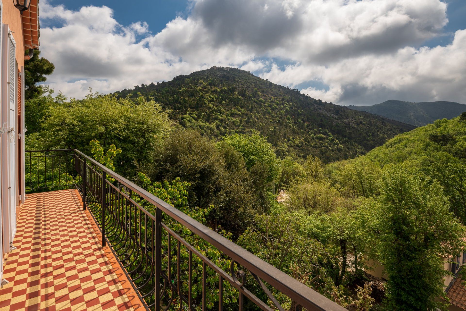 σπίτι σε Châteauneuf-Villevieille, Alpes-Maritimes 10814852