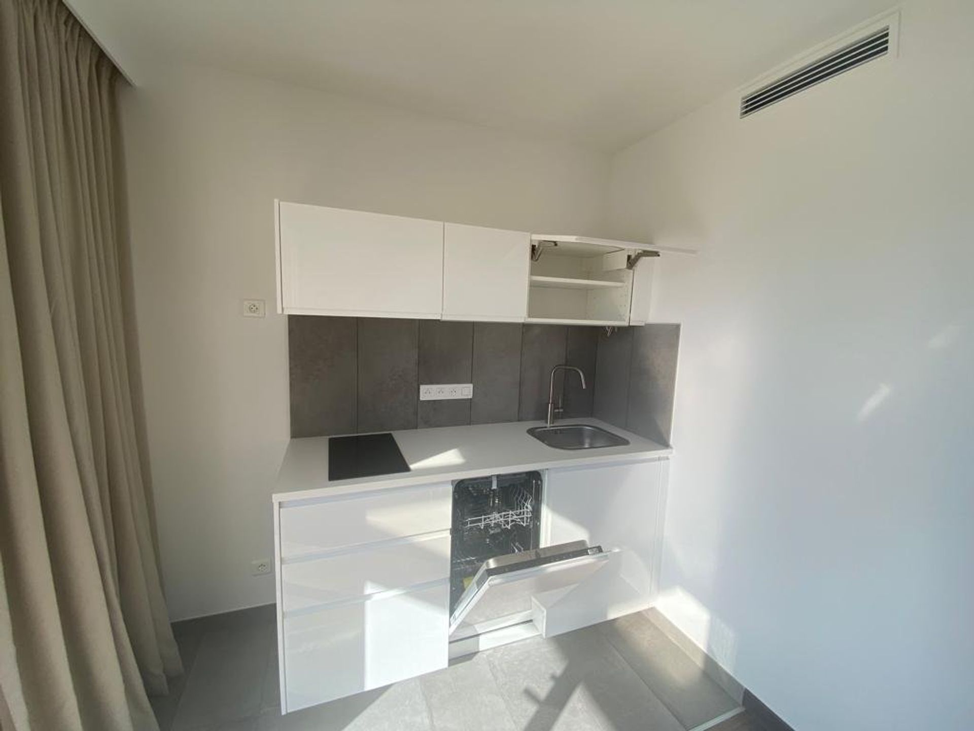 Condominium in Cagnes-sur-Mer, Alpes-Maritimes 10814881